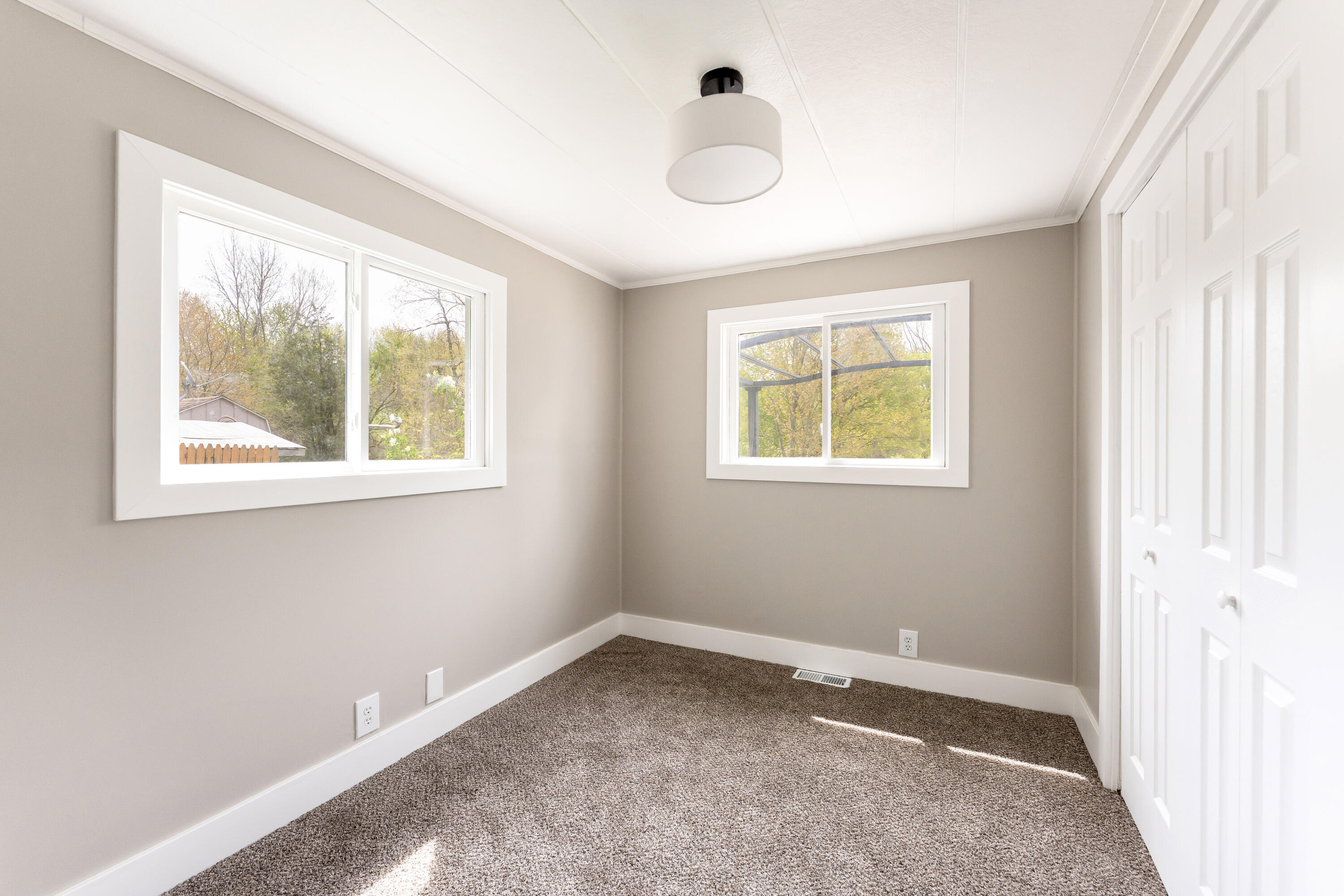 5684 142nd Avenue Holland MI 49423