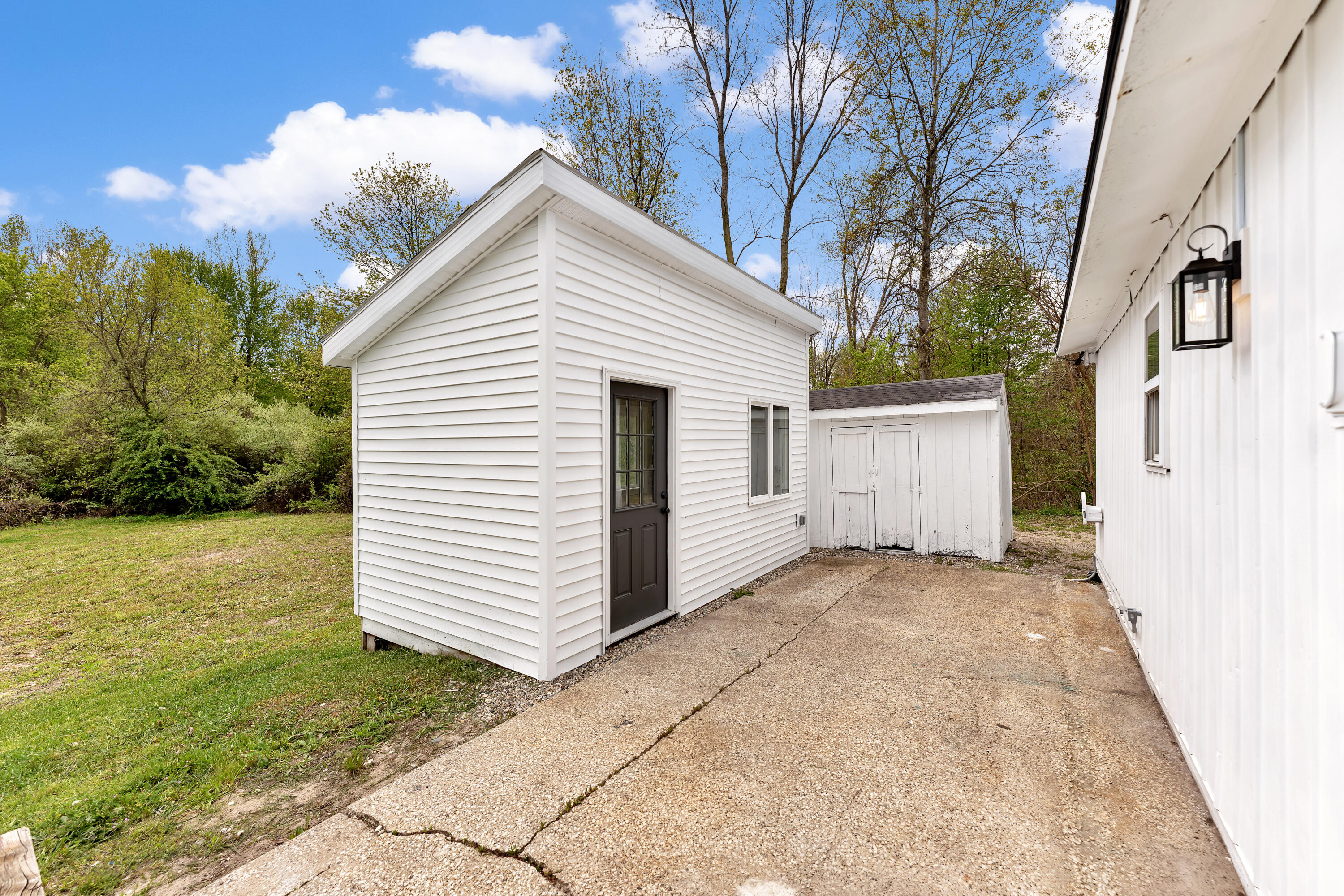 5684 142nd Avenue Holland MI 49423