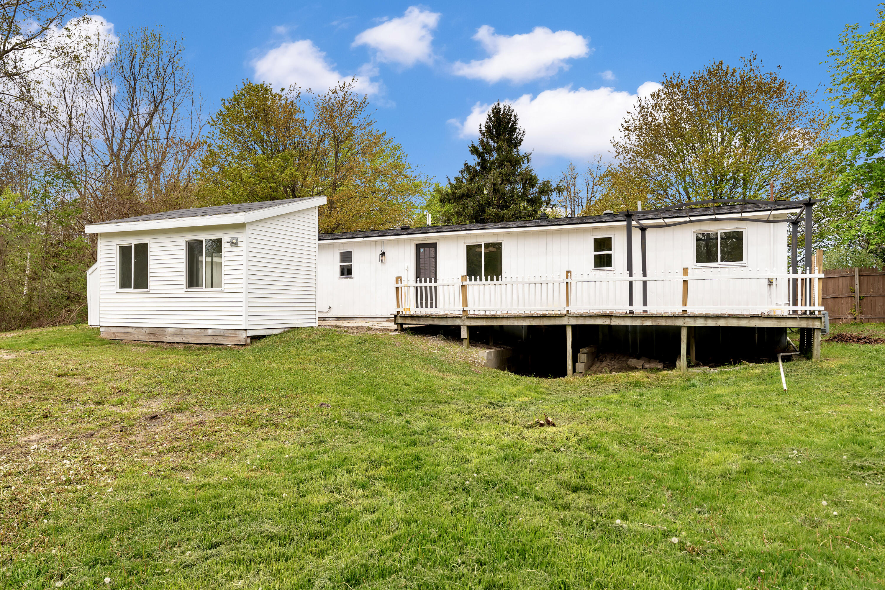 5684 142nd Avenue Holland MI 49423