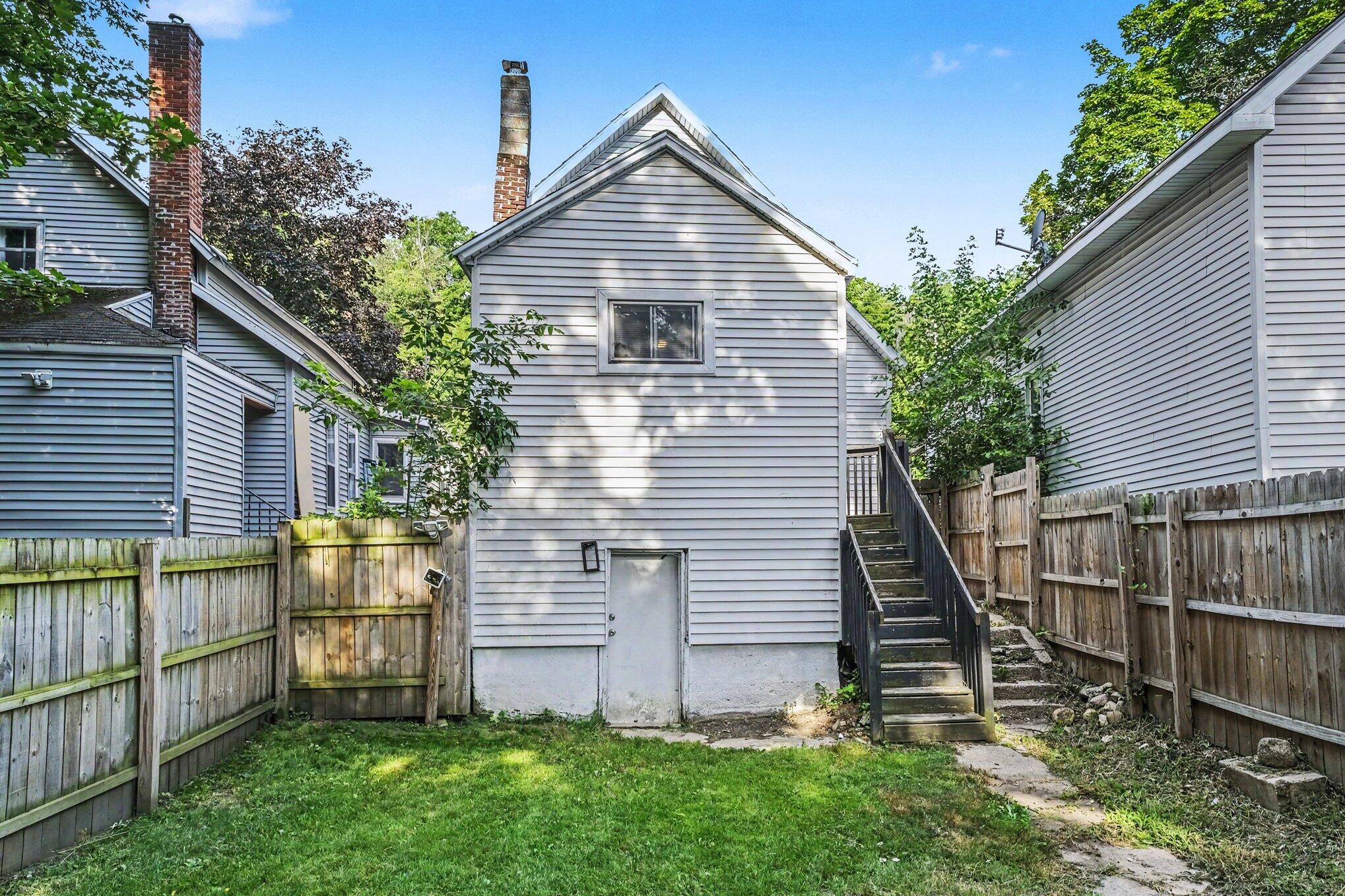 570 Valley Avenue NW Grand Rapids MI 49504