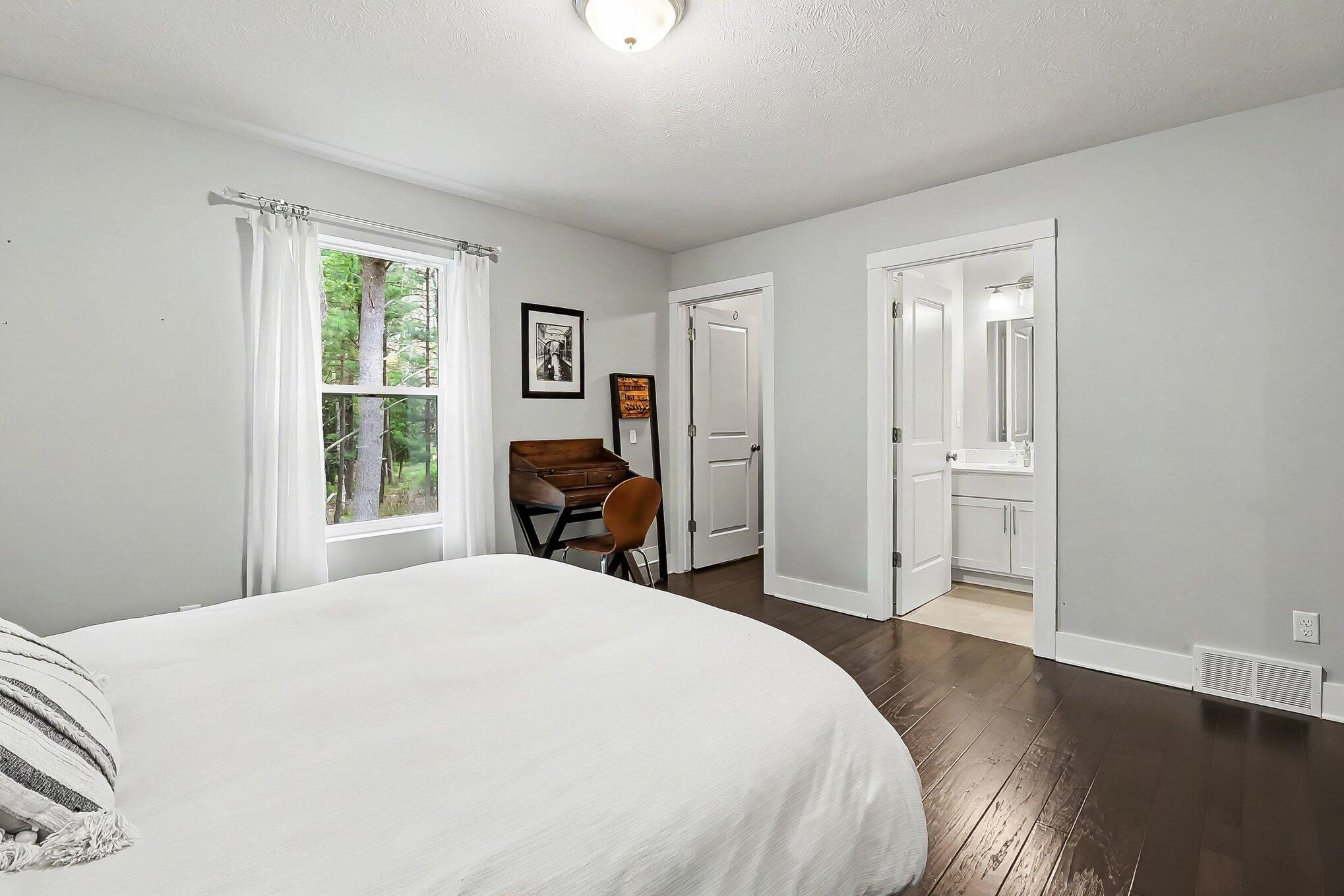 1161 N Hillside Drive Ludington MI 49431