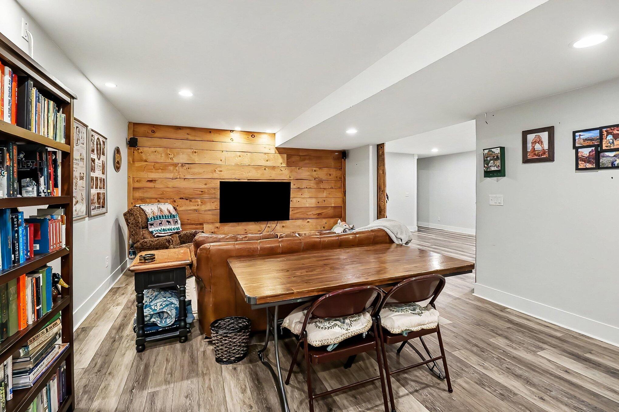 1161 N Hillside Drive Ludington MI 49431
