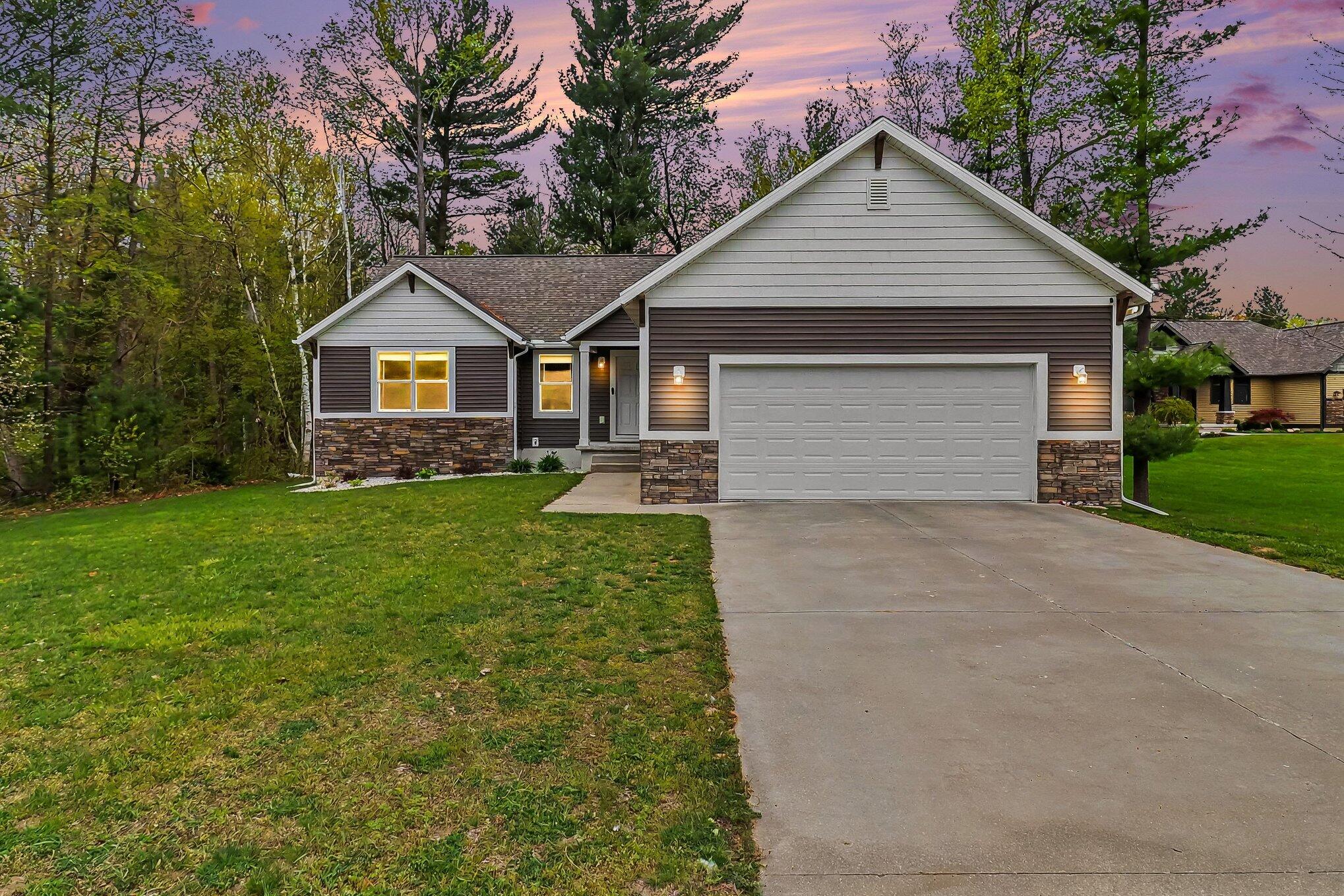 1161 N Hillside Drive Ludington MI 49431
