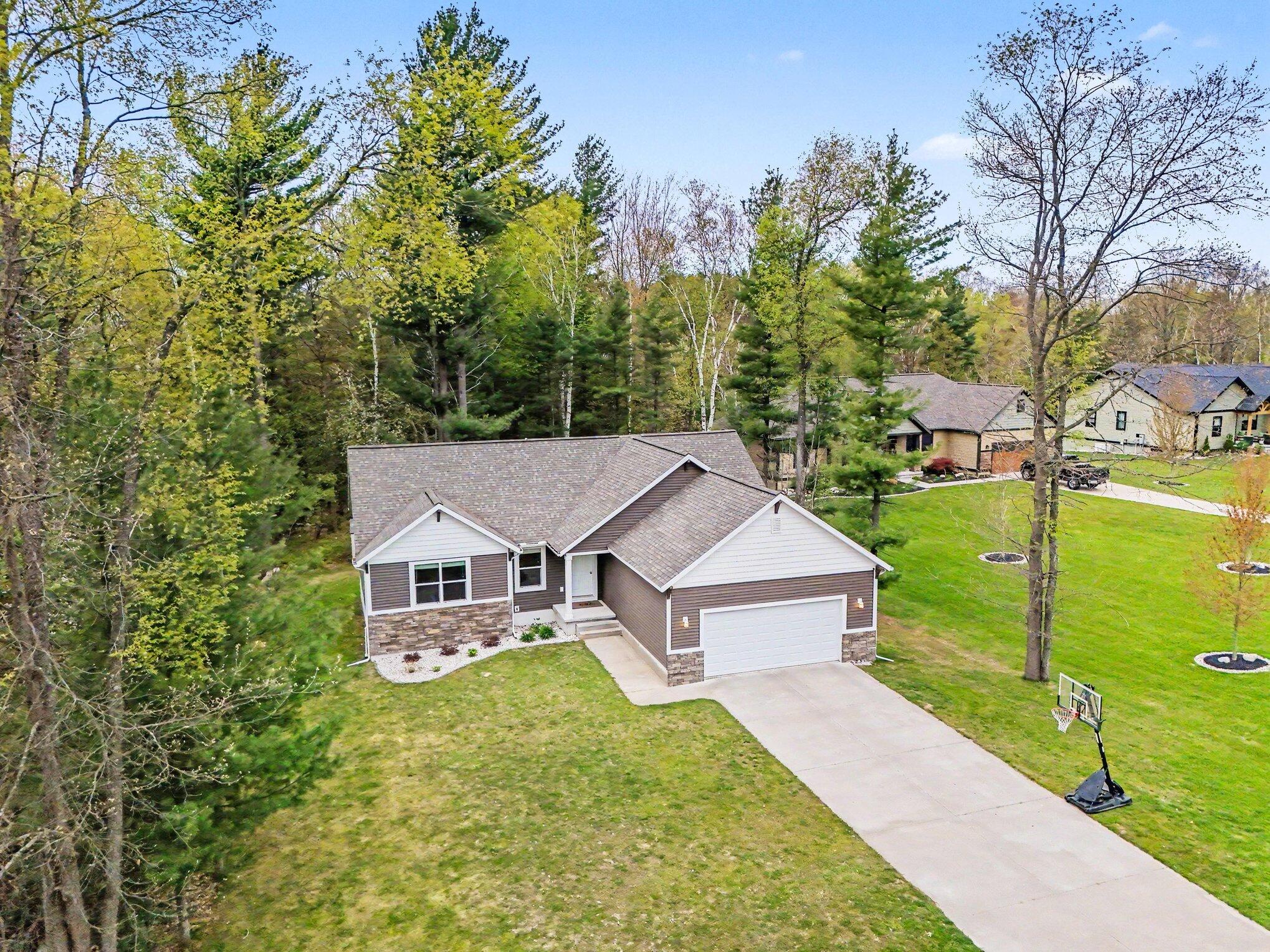 1161 N Hillside Drive Ludington MI 49431