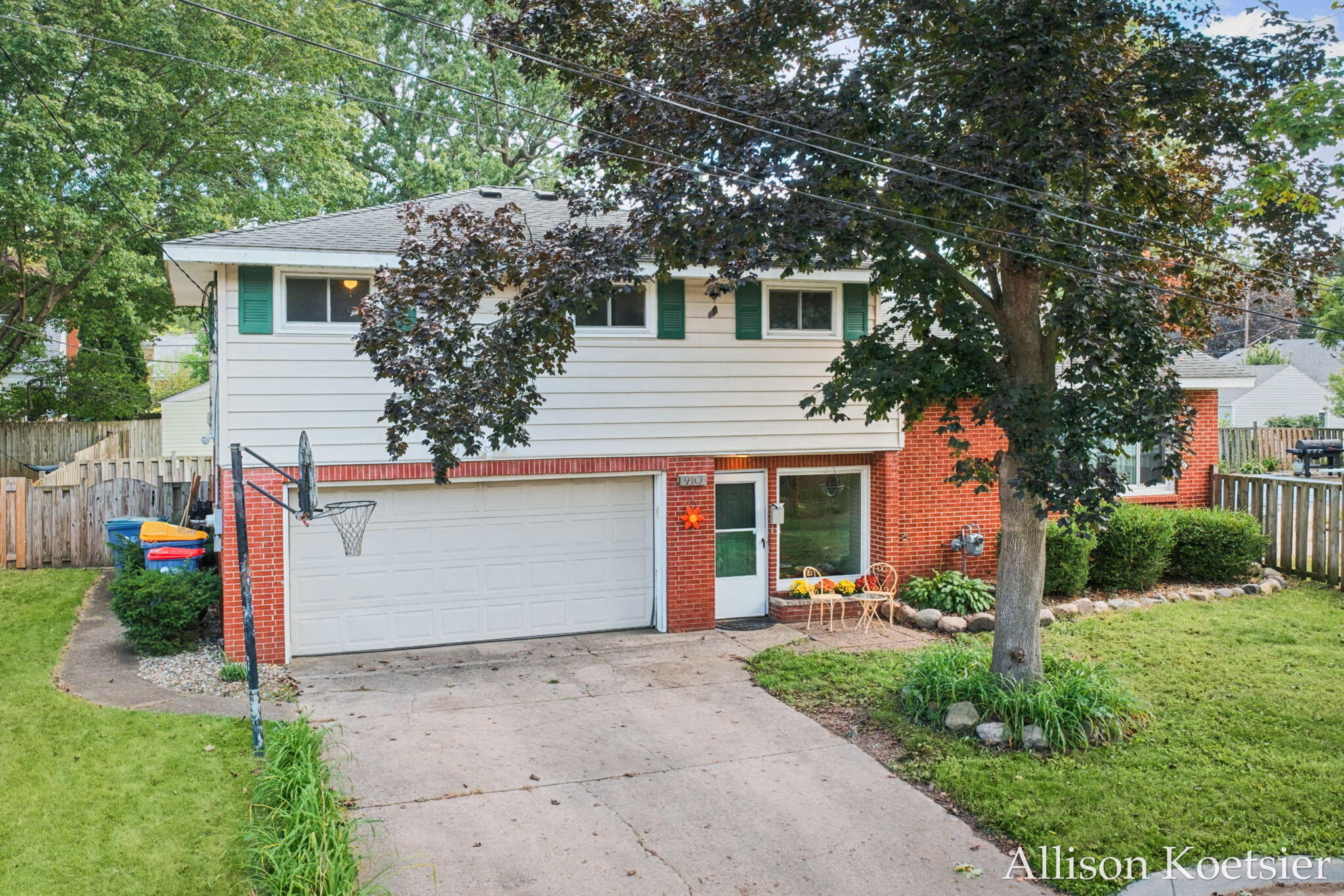910 Mulford Drive SE Grand Rapids MI 49507