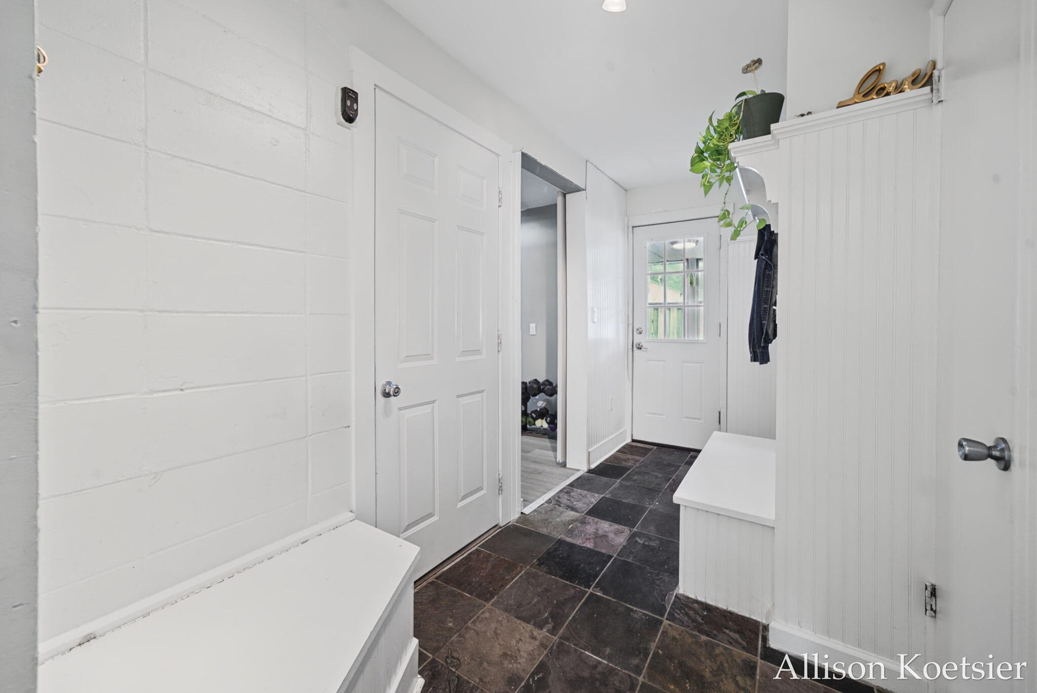 910 Mulford Drive SE Grand Rapids MI 49507