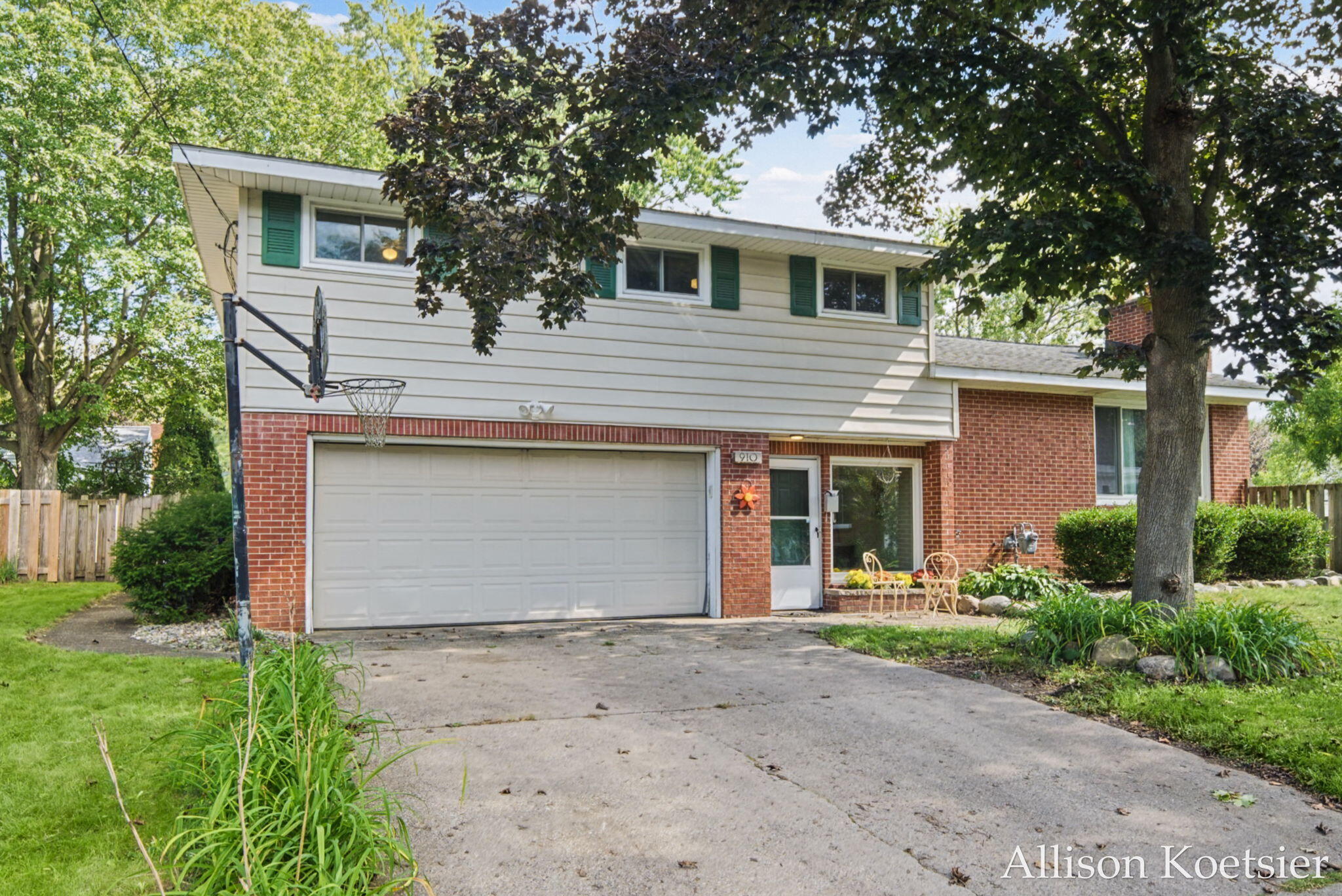 910 Mulford Drive SE Grand Rapids MI 49507
