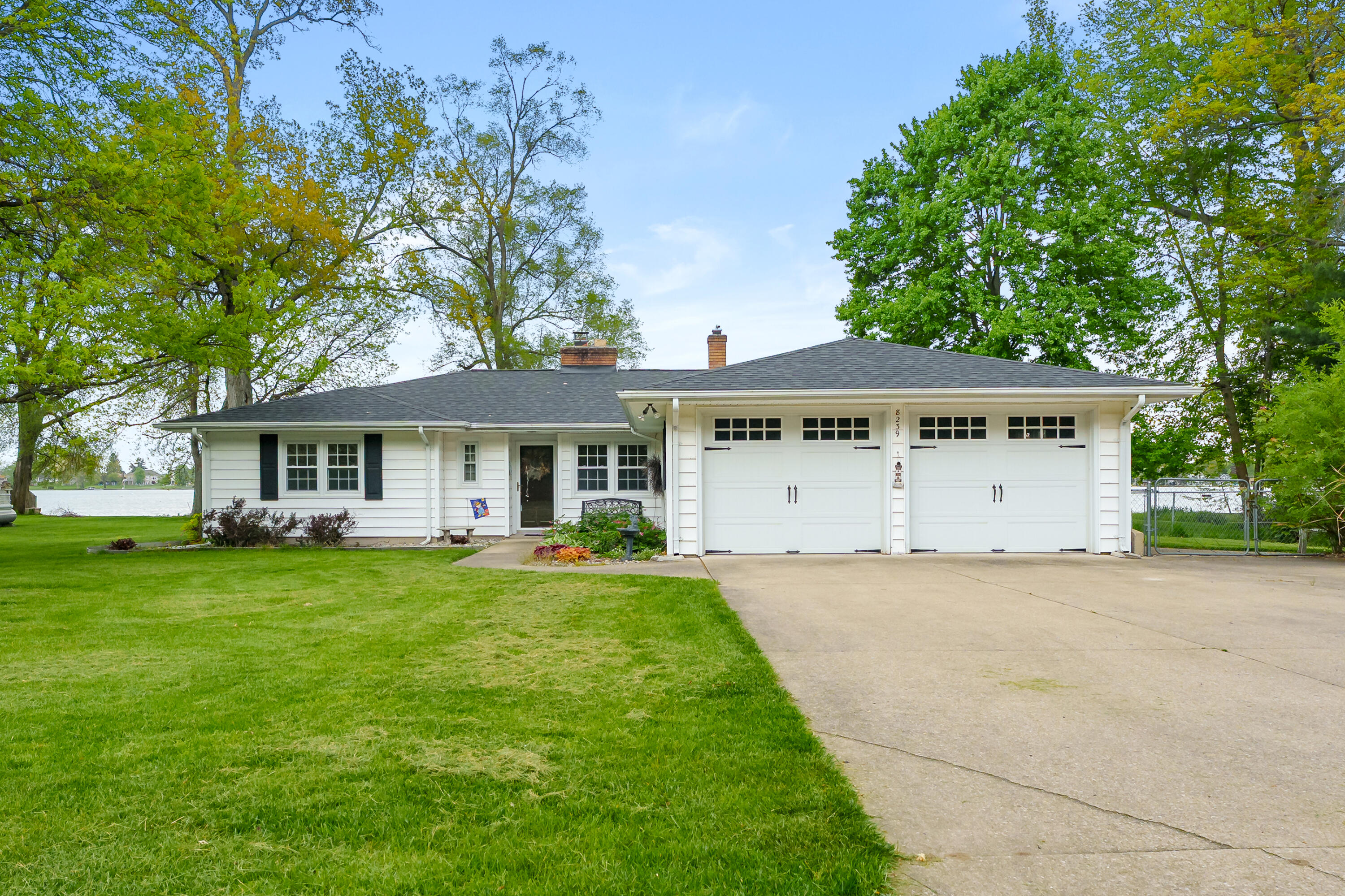 8239 W Long Lake Drive Kalamazoo MI 49048