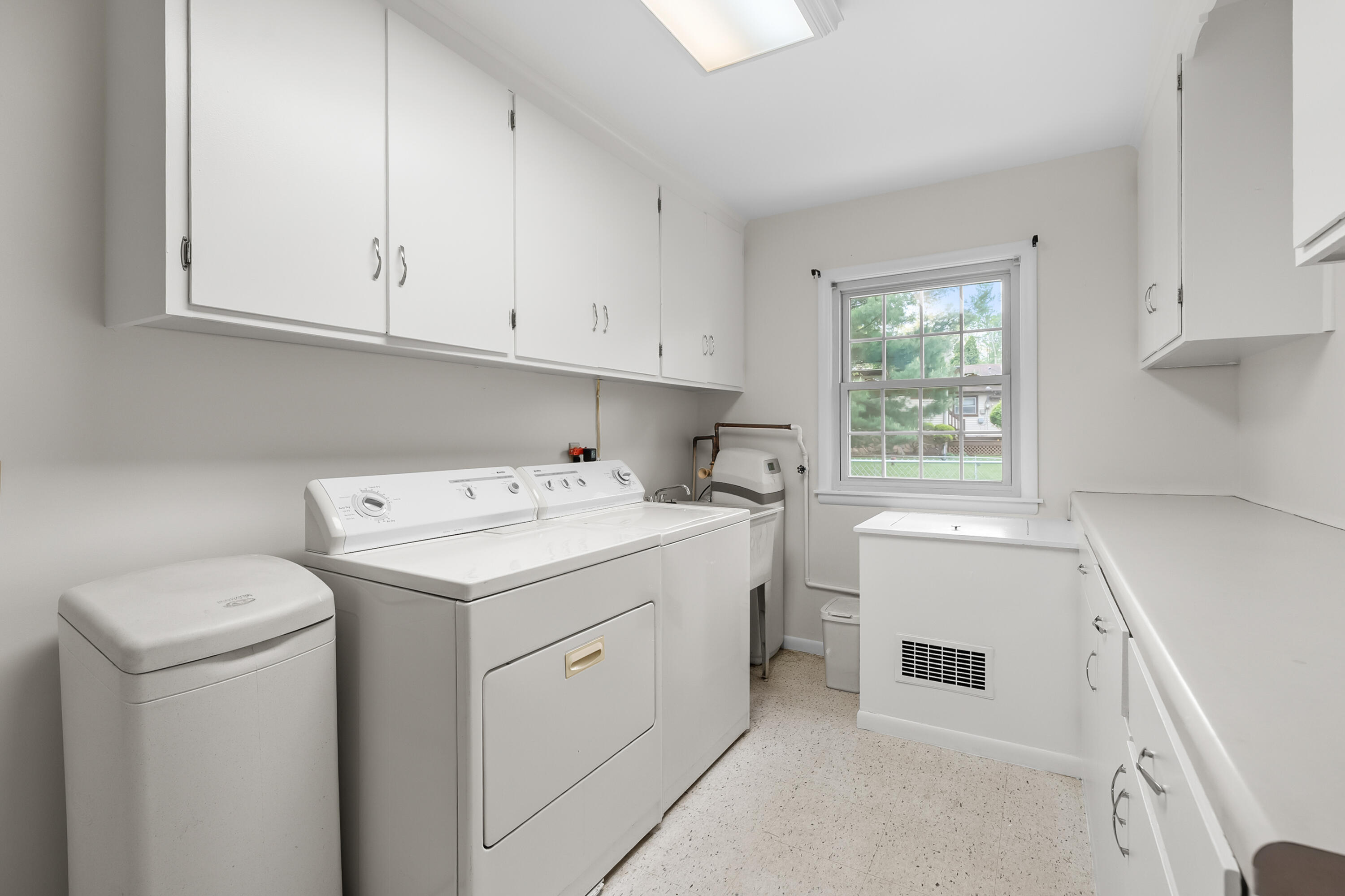 8239 W Long Lake Drive Kalamazoo MI 49048