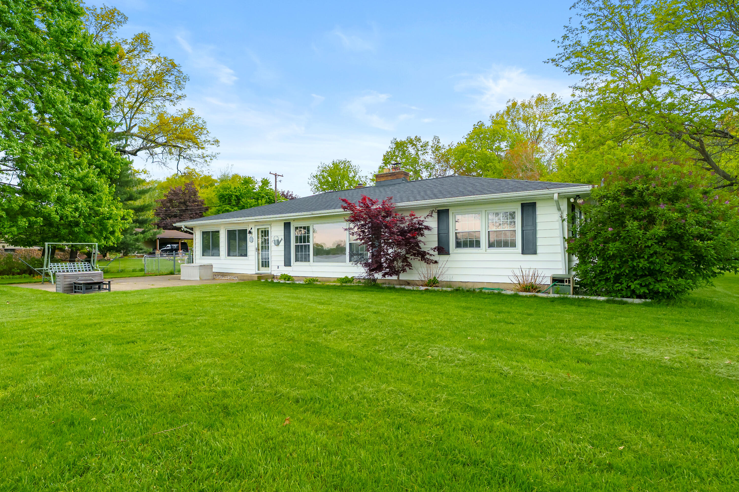 8239 W Long Lake Drive Kalamazoo MI 49048