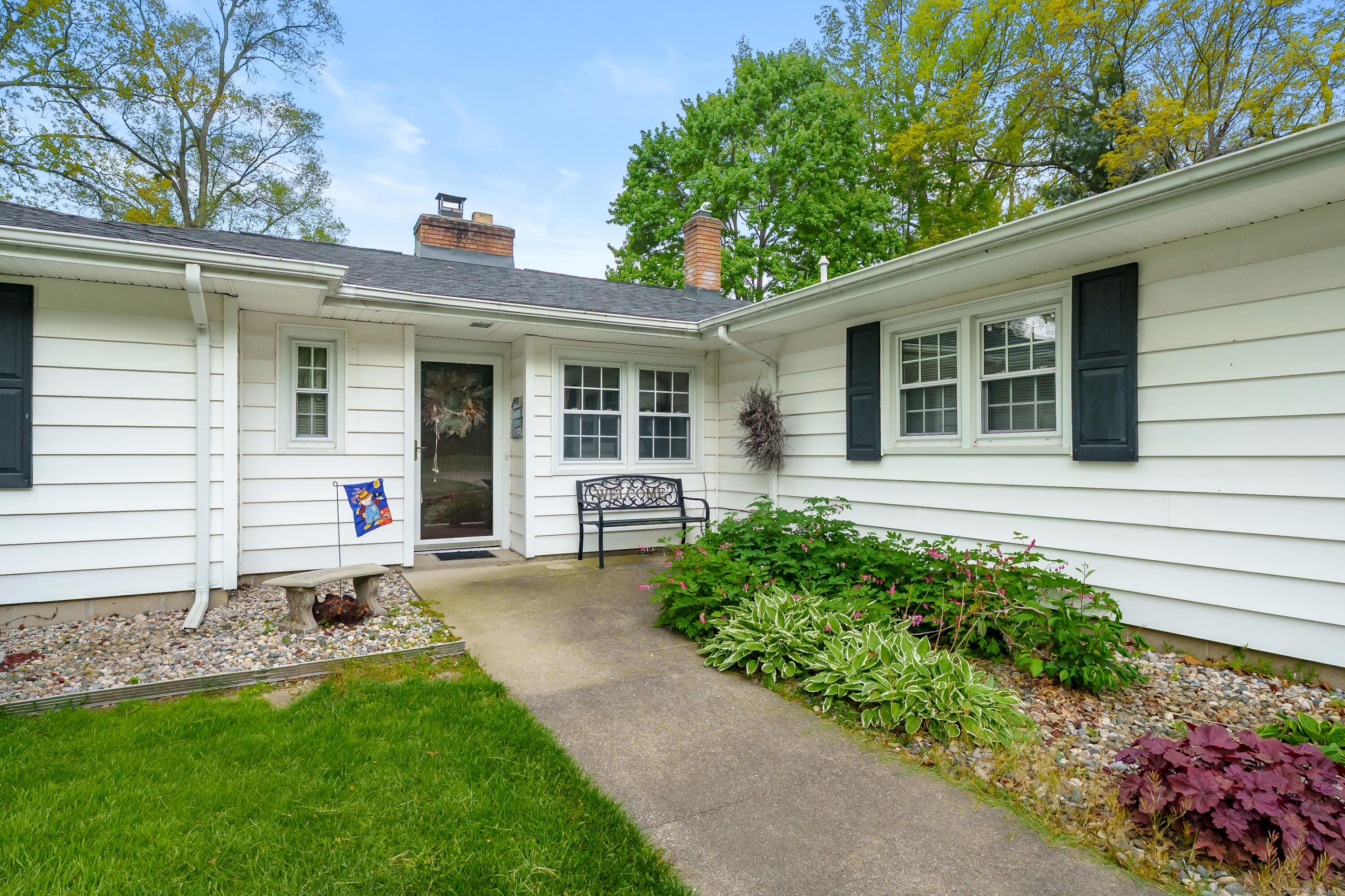 8239 W Long Lake Drive Kalamazoo MI 49048