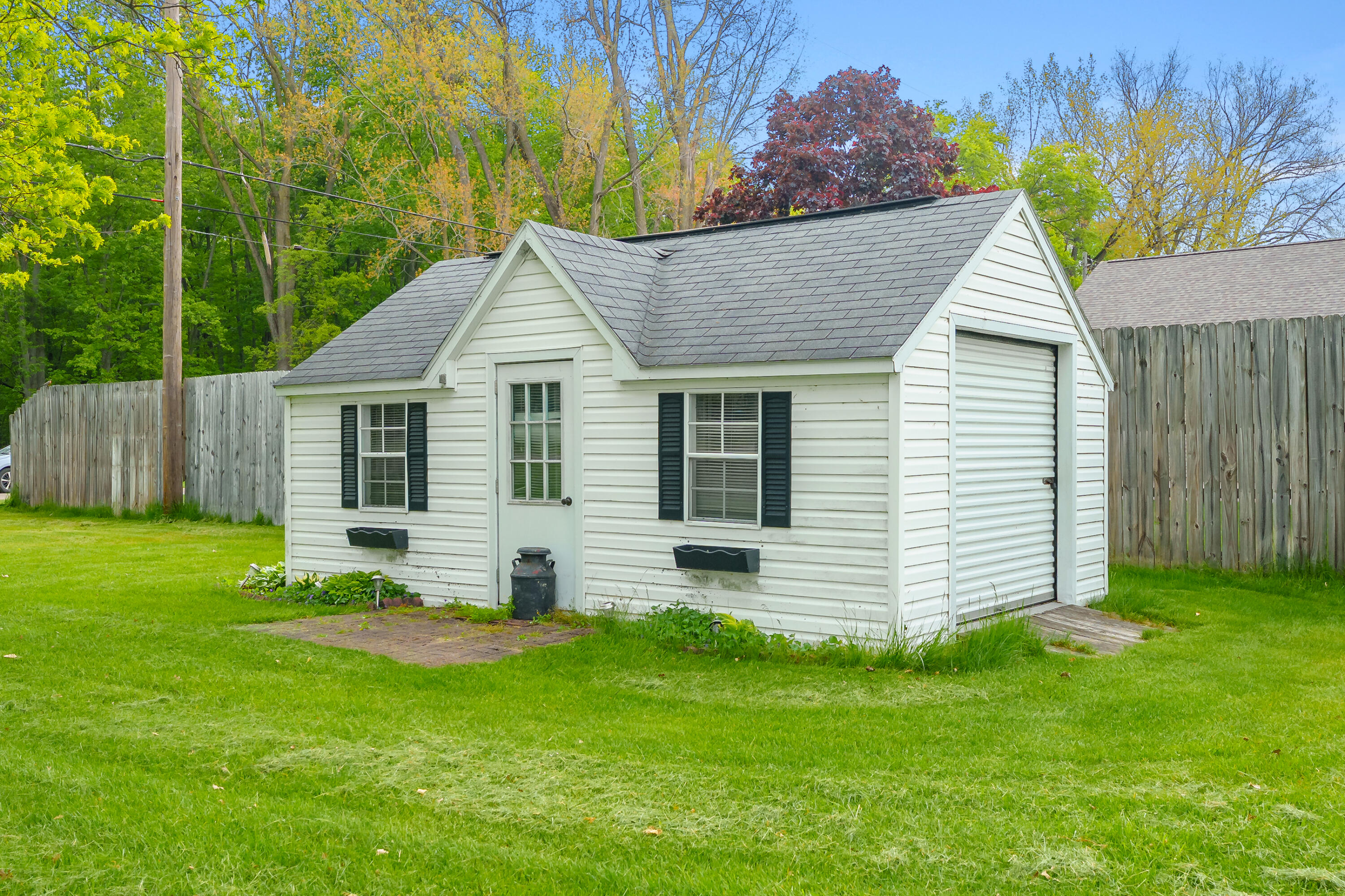 8239 W Long Lake Drive Kalamazoo MI 49048