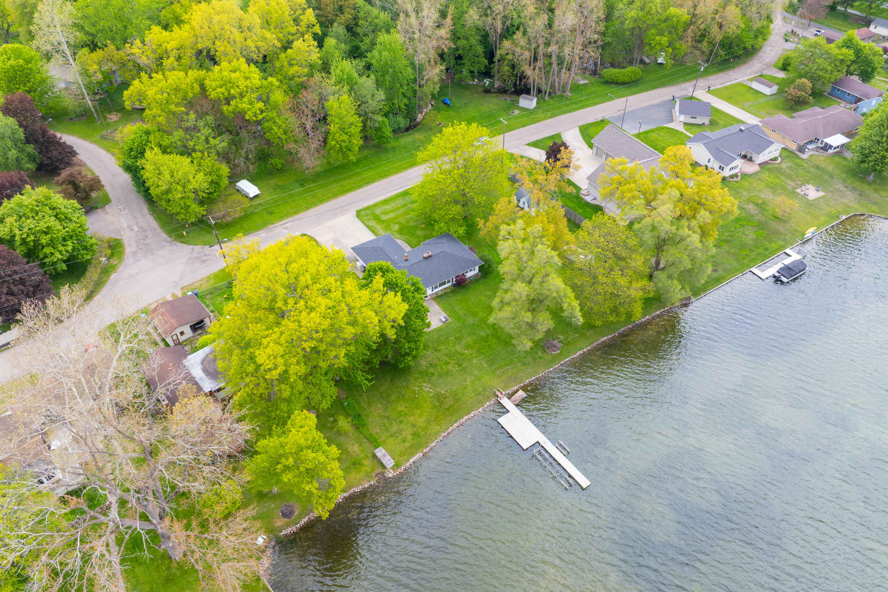 8239 W Long Lake Drive Kalamazoo MI 49048