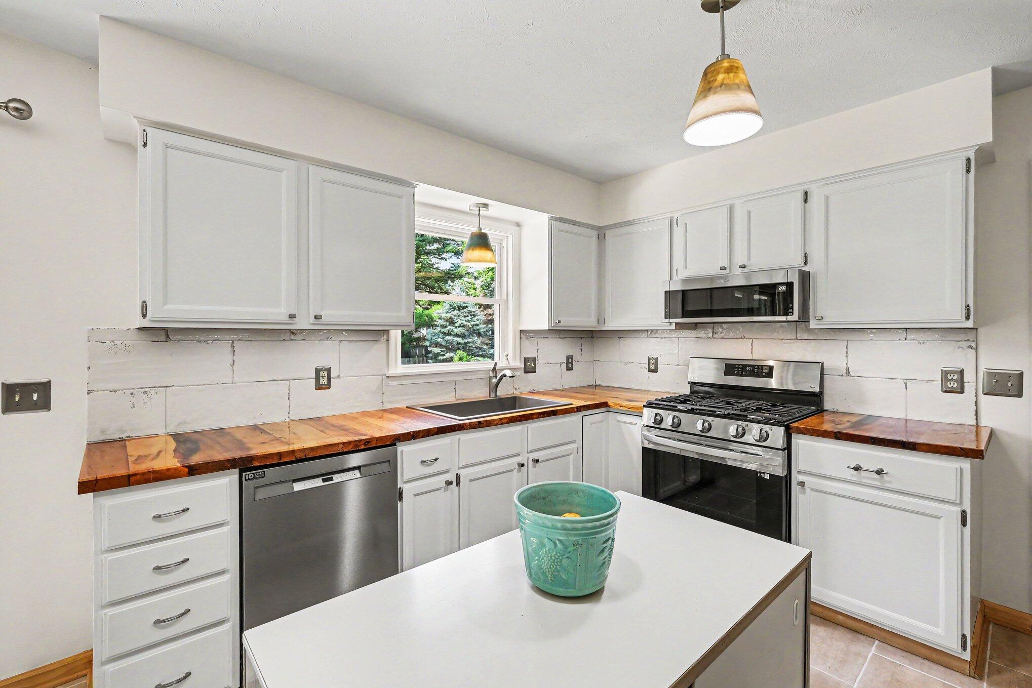 6285 Blanca Drive NE Rockford MI 49341