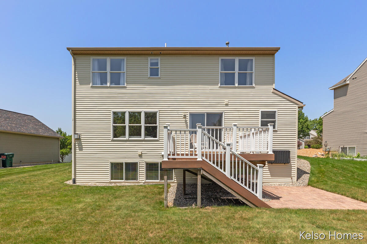 2222 Beatrice Drive NE Grand Rapids MI 49505