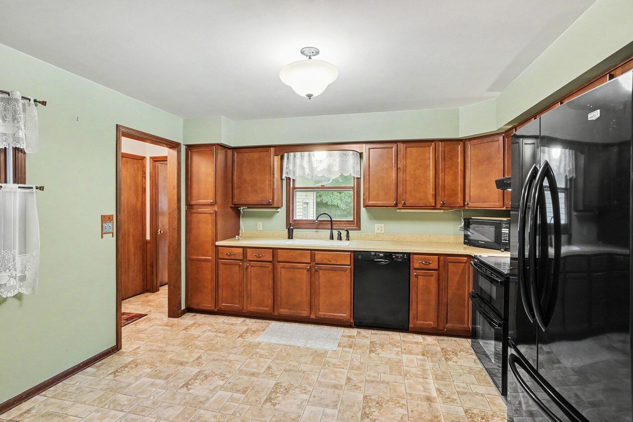 4730 W Mcmillan Road Muskegon MI 49445