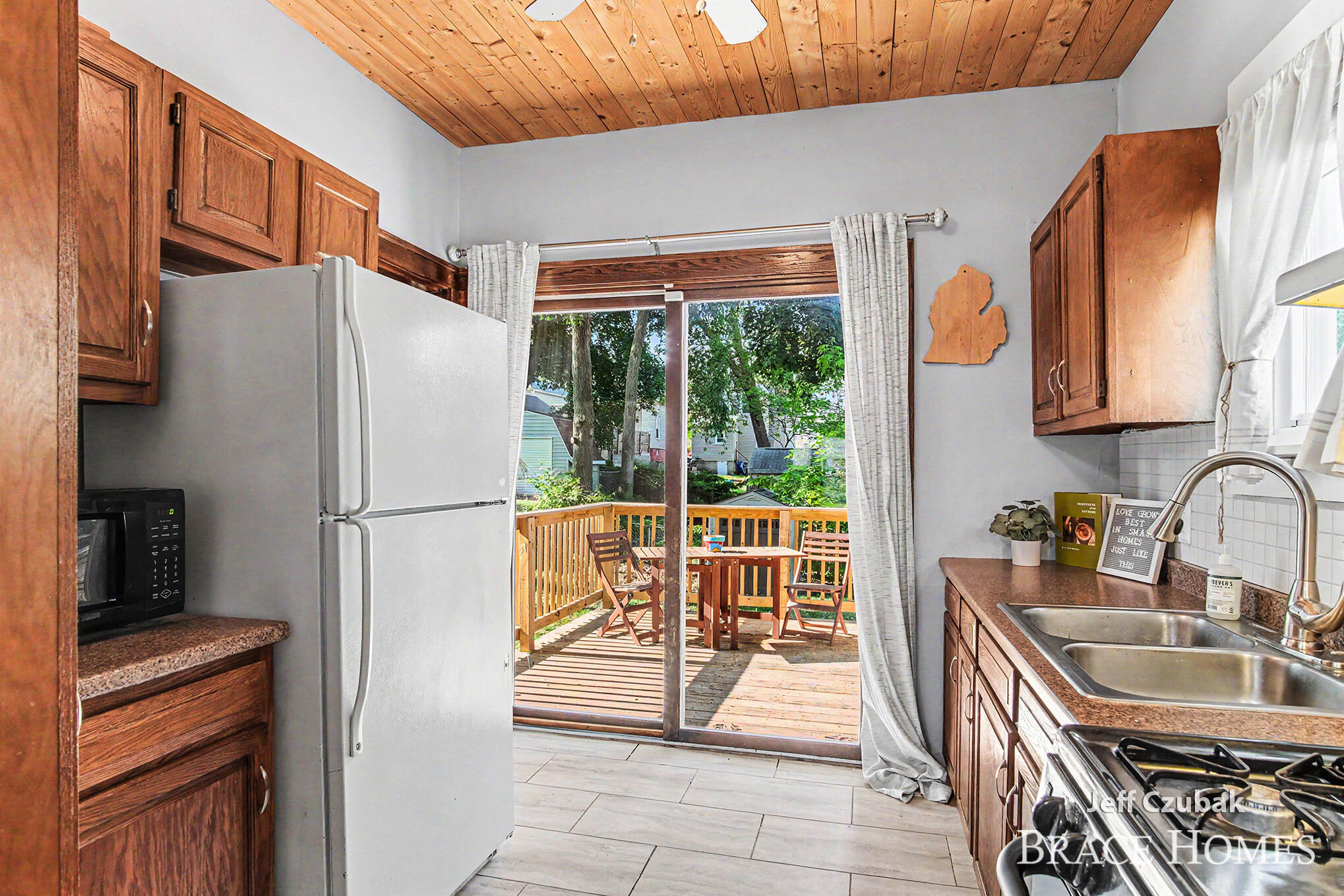14 Ann Street NW Grand Rapids MI 49505
