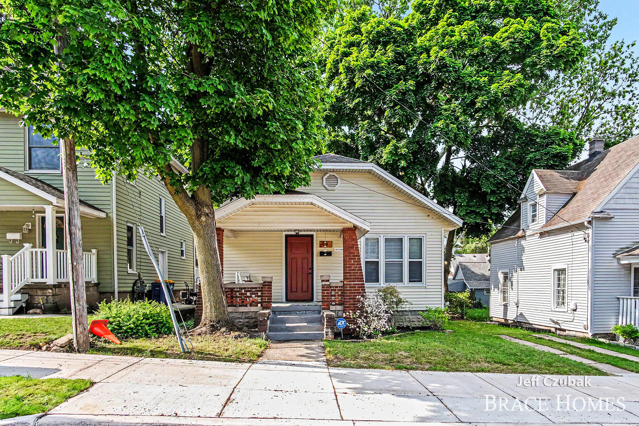 14 Ann Street NW Grand Rapids MI 49505