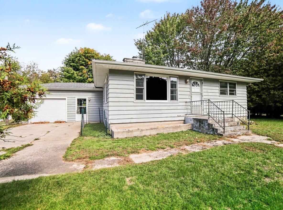 6740 W Virnetta Drive Ludington MI 49431