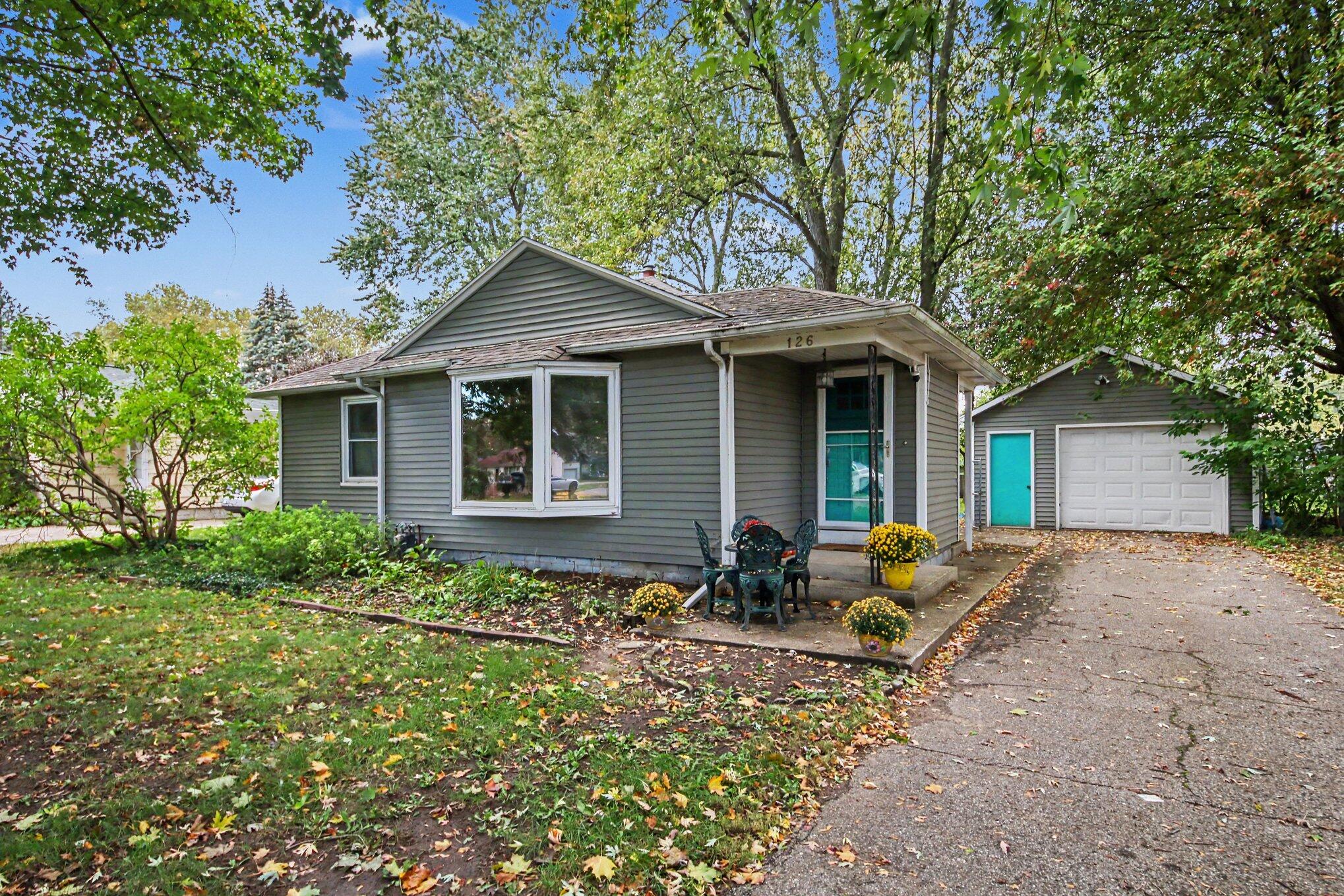 126 Cambridge Avenue Holland MI 49423