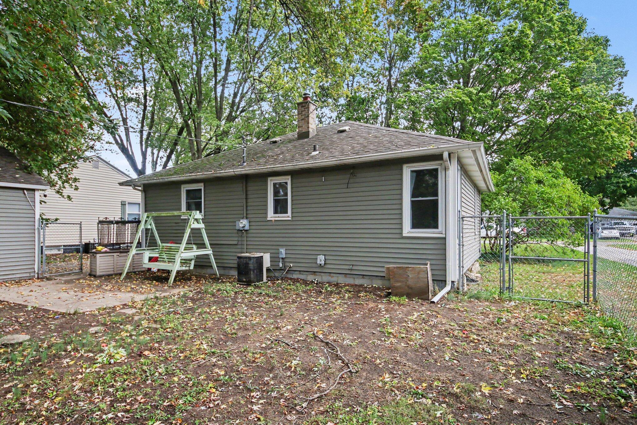 126 Cambridge Avenue Holland MI 49423
