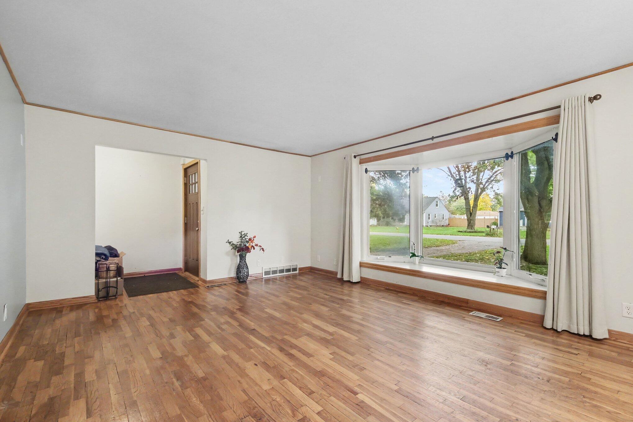 126 Cambridge Avenue Holland MI 49423