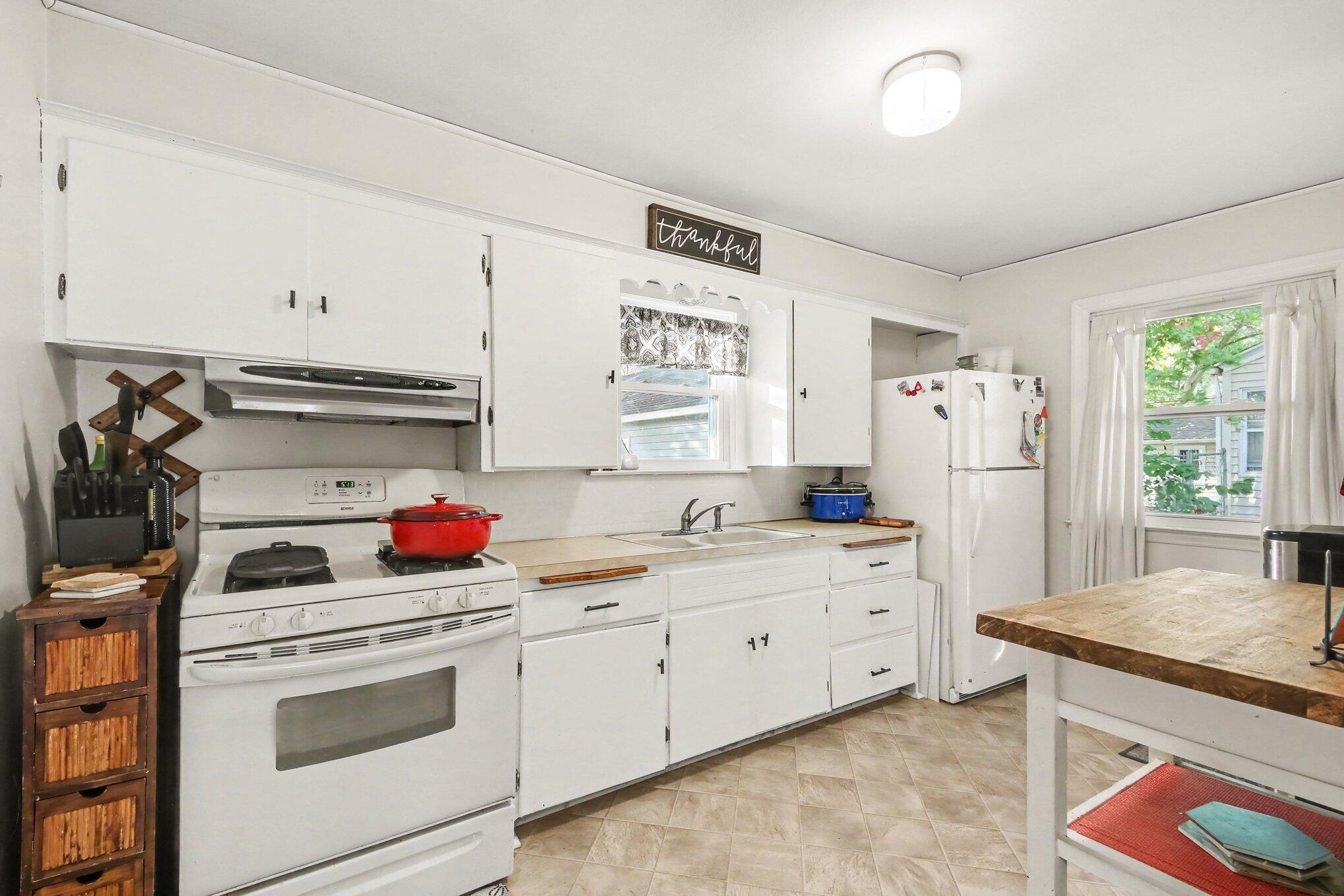 126 Cambridge Avenue Holland MI 49423