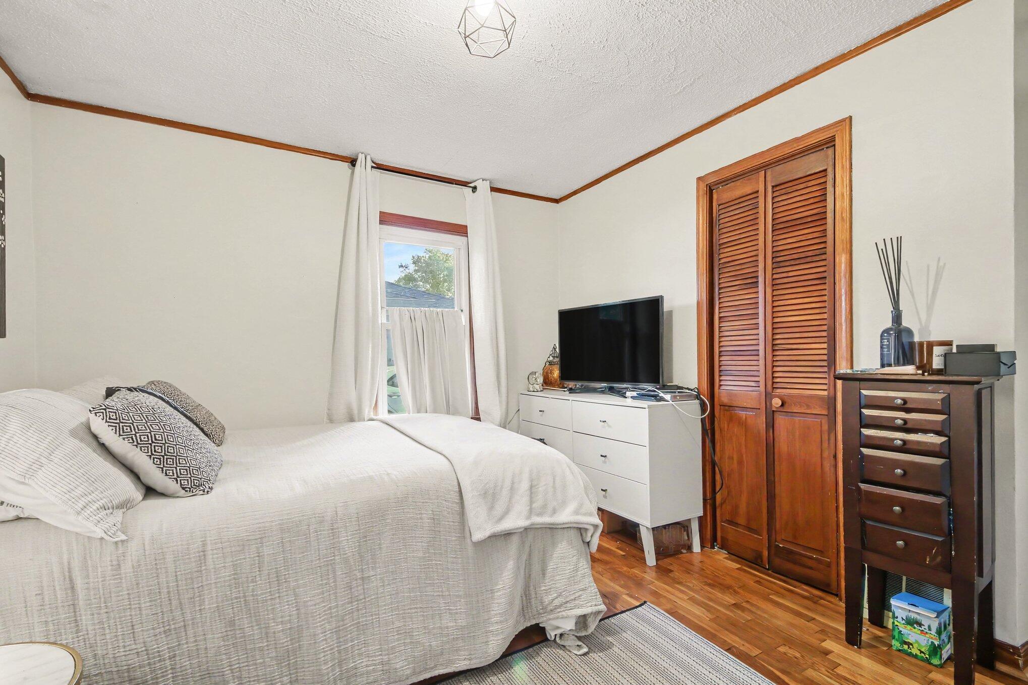 126 Cambridge Avenue Holland MI 49423