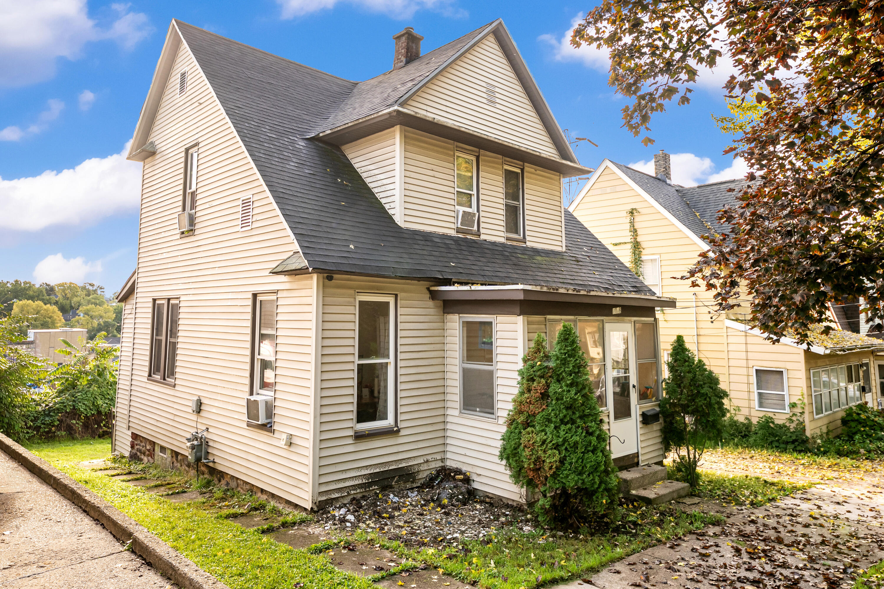 1018 Norwich Avenue SW Grand Rapids MI 49503
