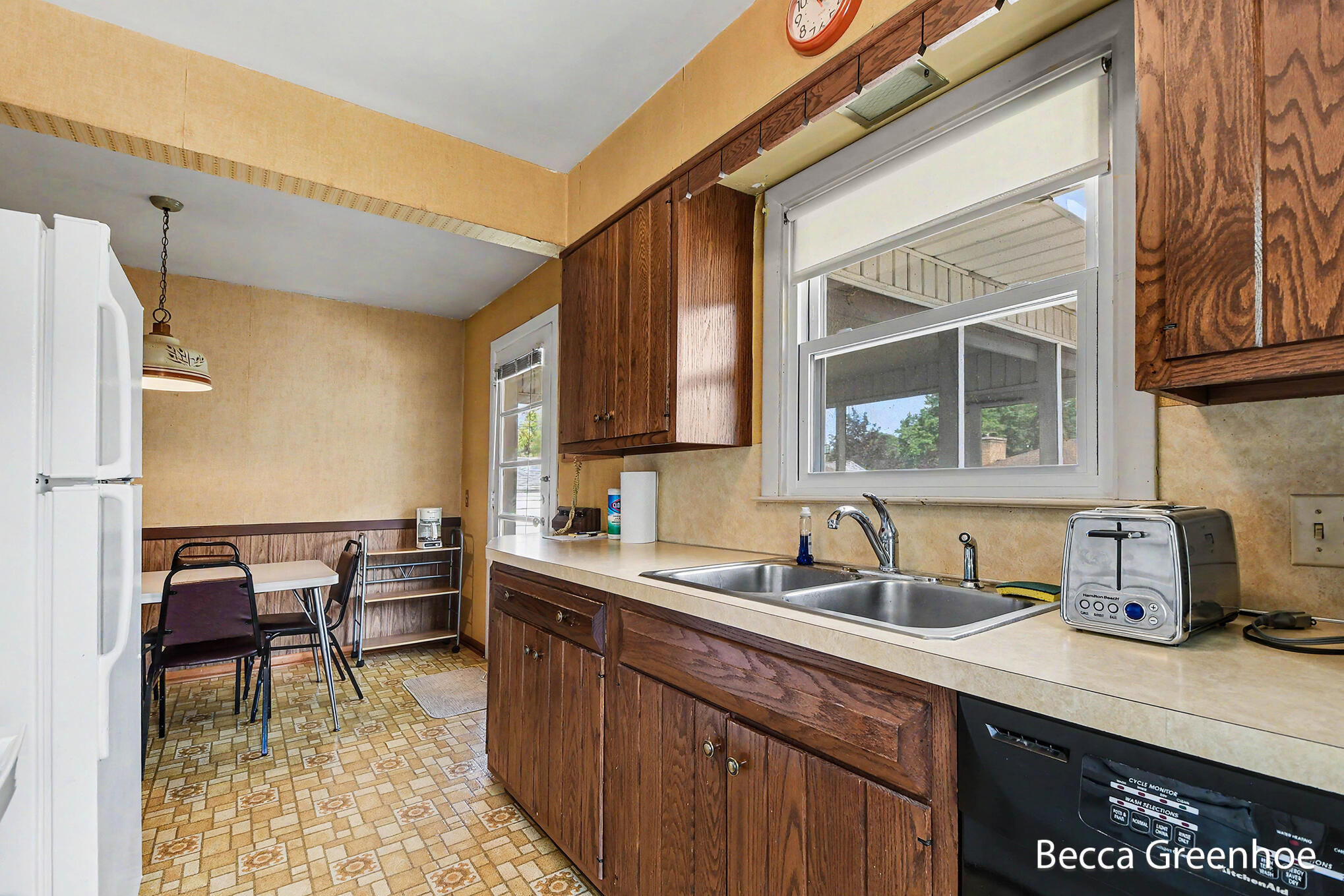 111 Katherine Drive NE Grand Rapids MI 49505