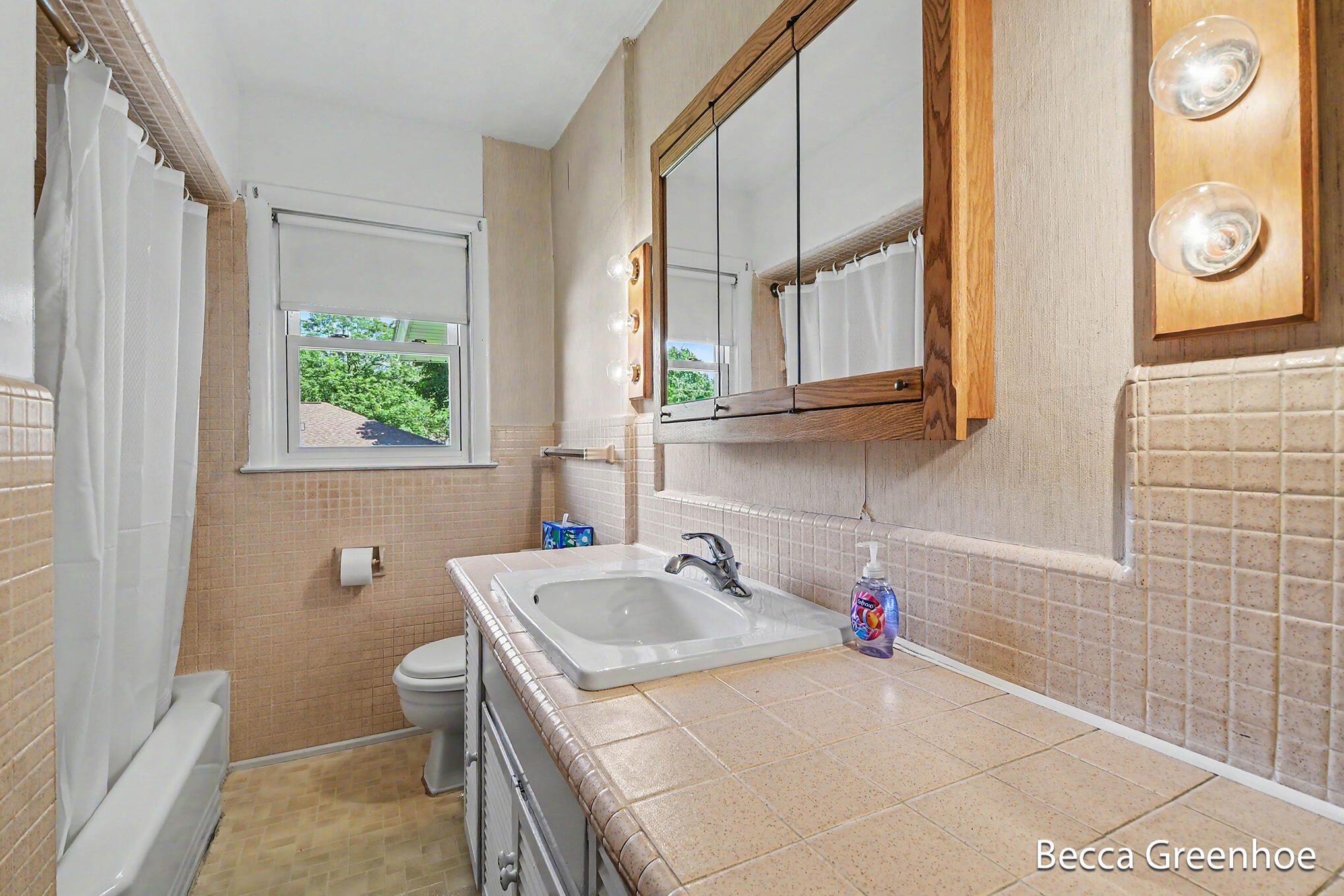 111 Katherine Drive NE Grand Rapids MI 49505