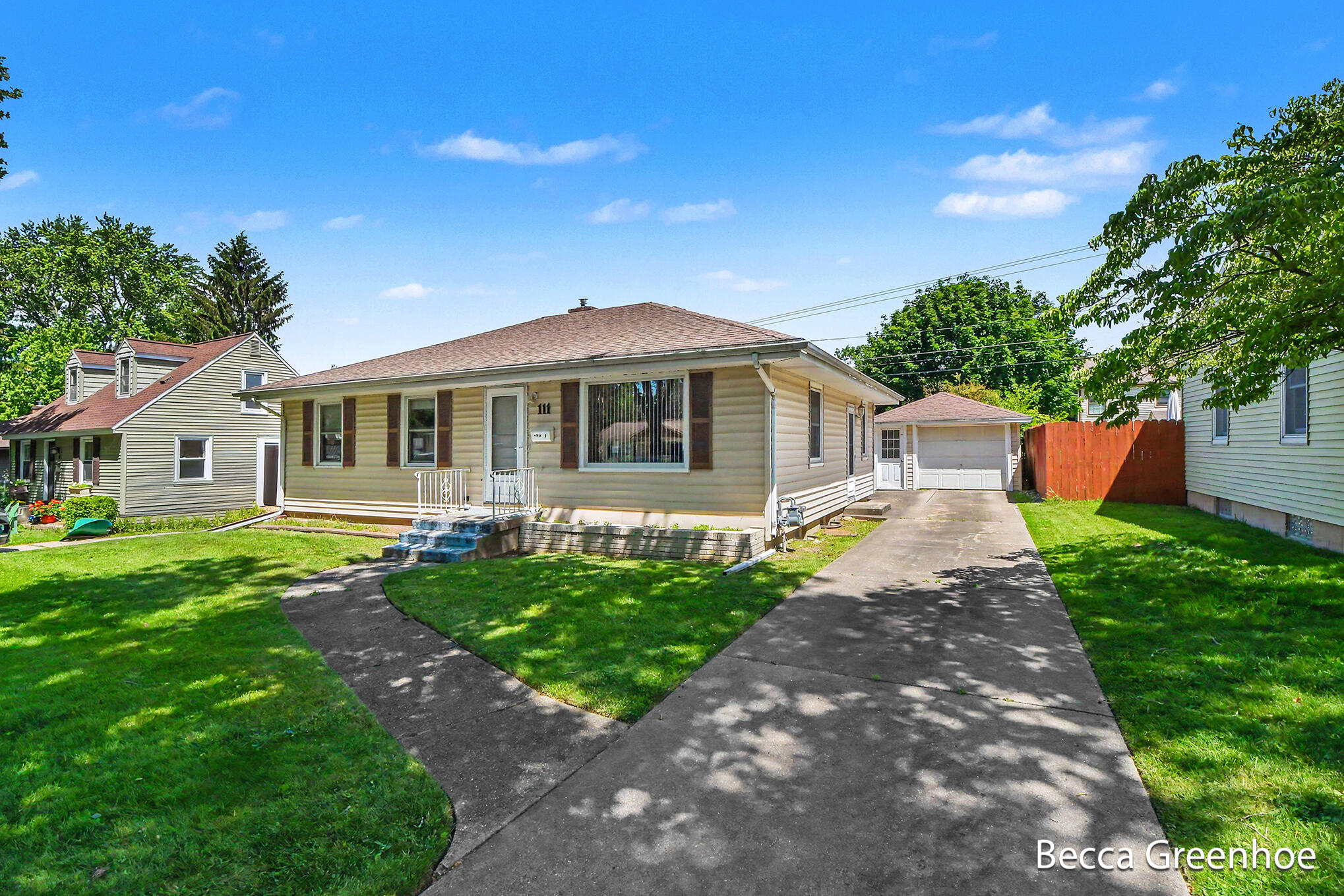 111 Katherine Drive NE Grand Rapids MI 49505