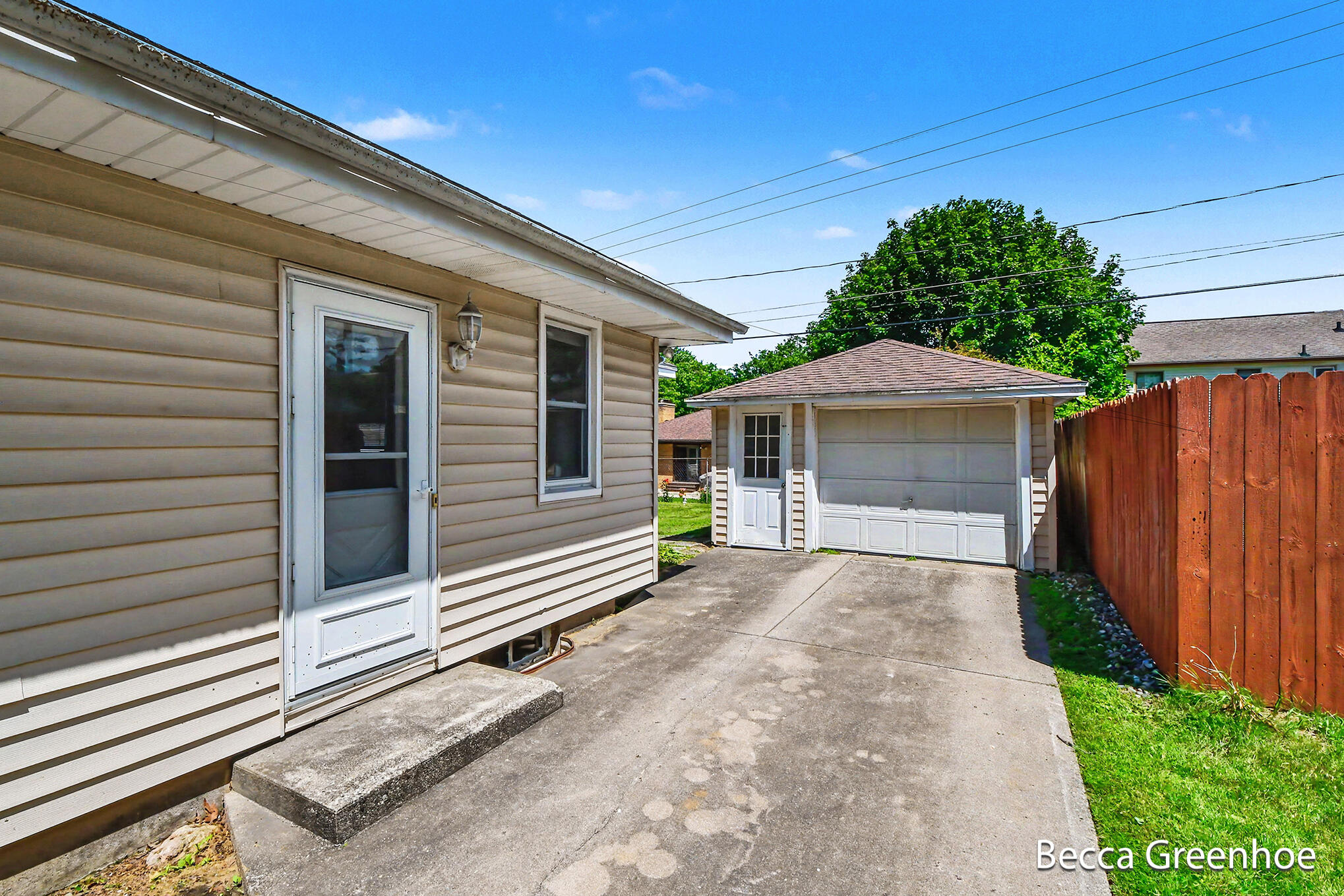 111 Katherine Drive NE Grand Rapids MI 49505