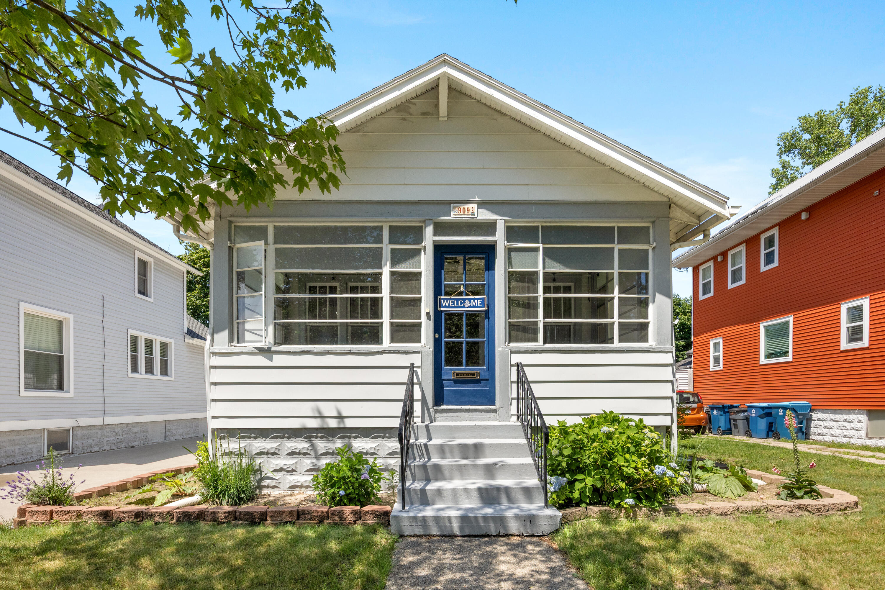 Grand Haven MI, 909 Slayton Avenue