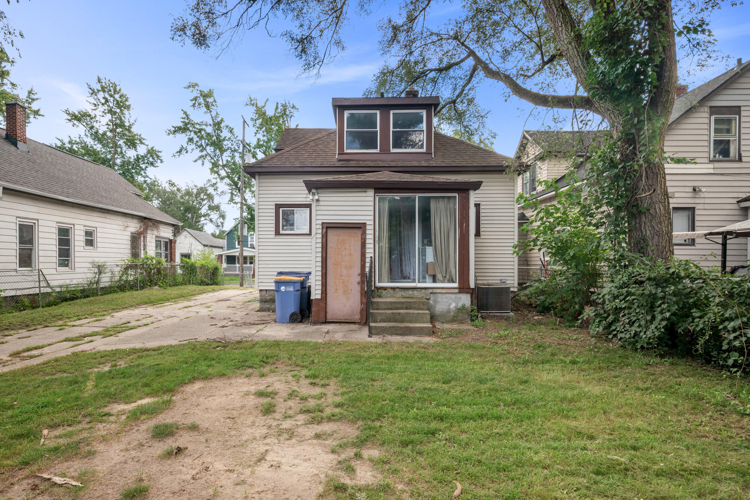 1005 Adams Street SE Grand Rapids MI 49507