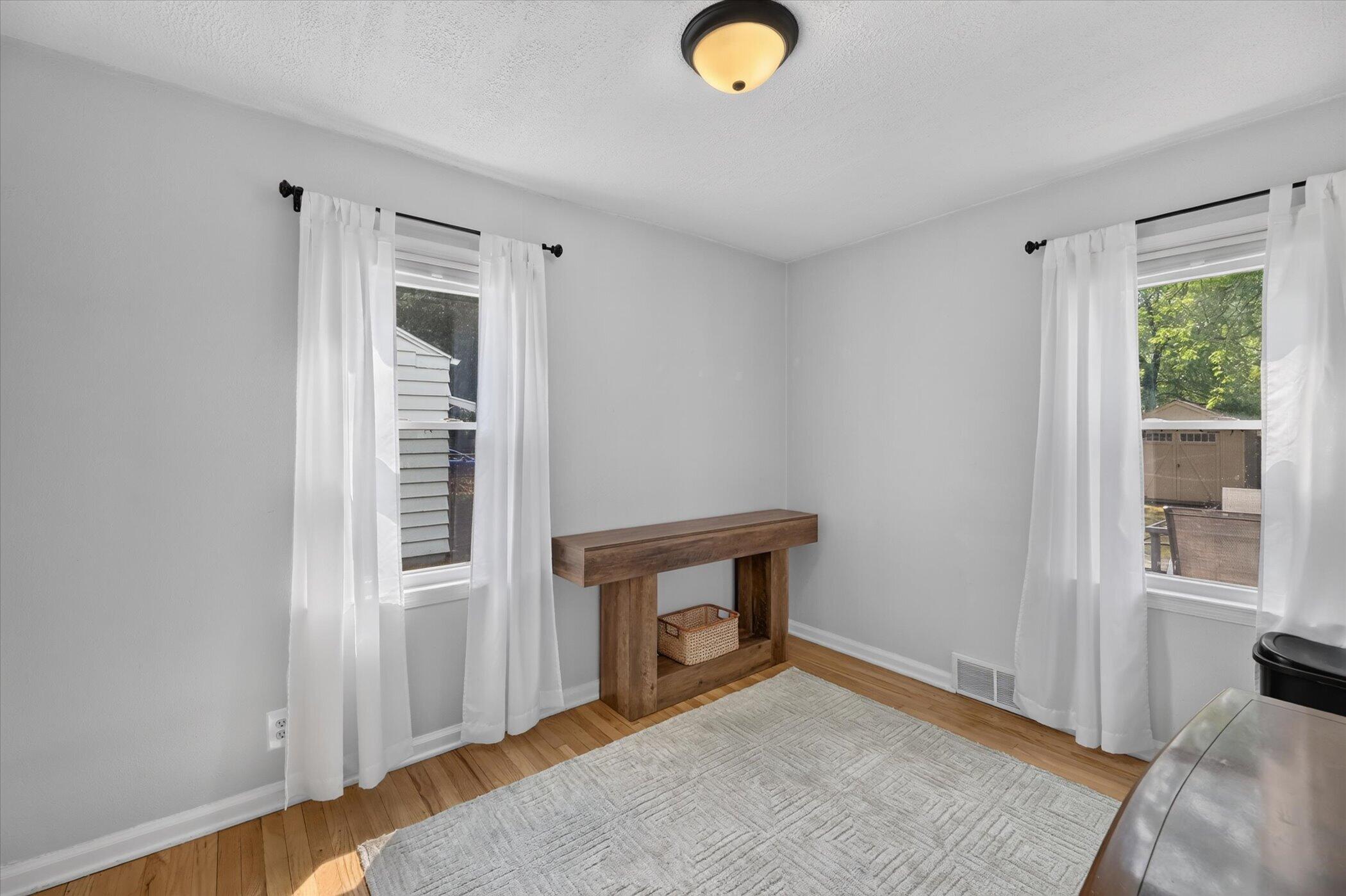 1604 Roseland Avenue Kalamazoo MI 49001