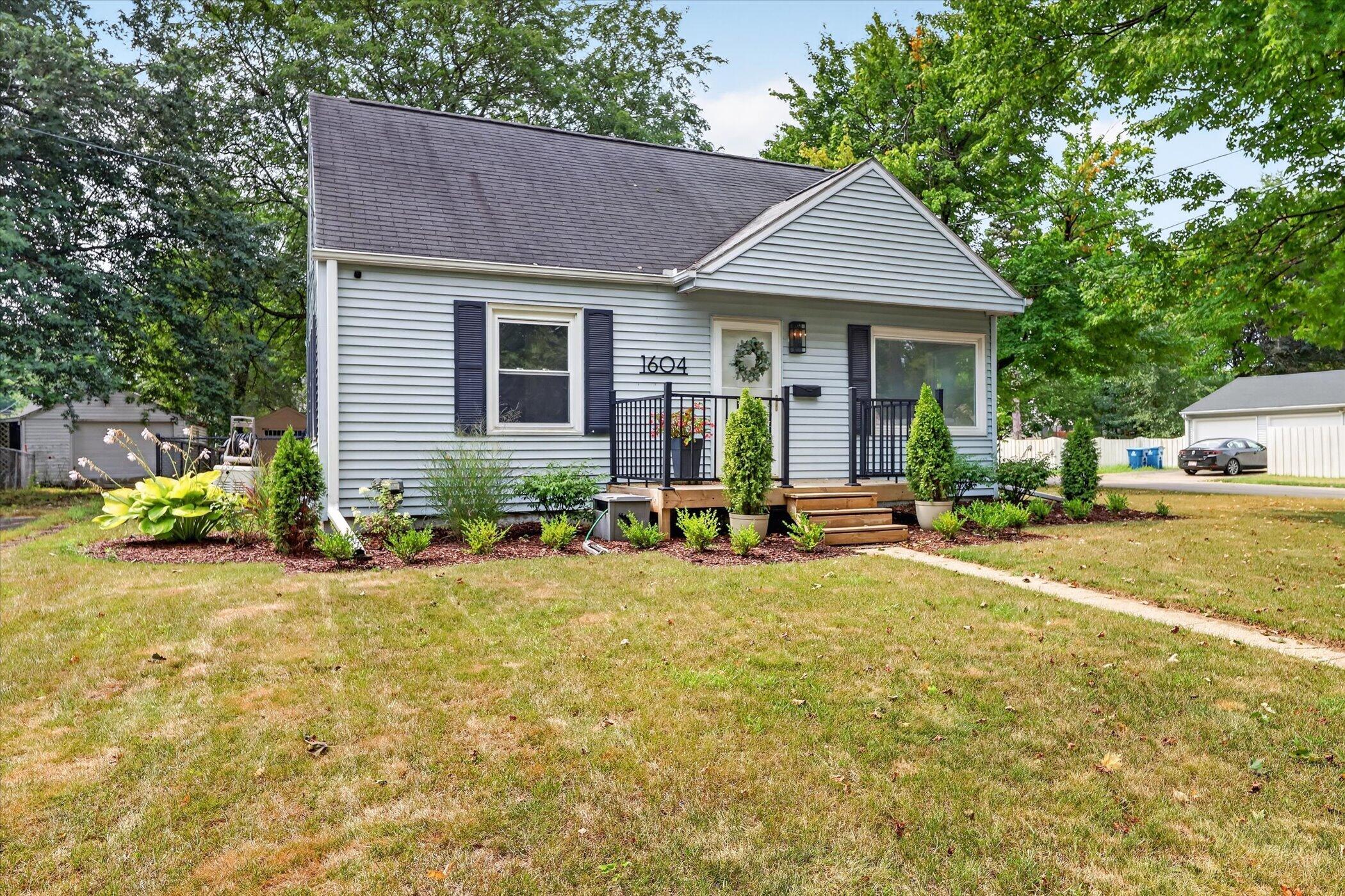 1604 Roseland Avenue Kalamazoo MI 49001