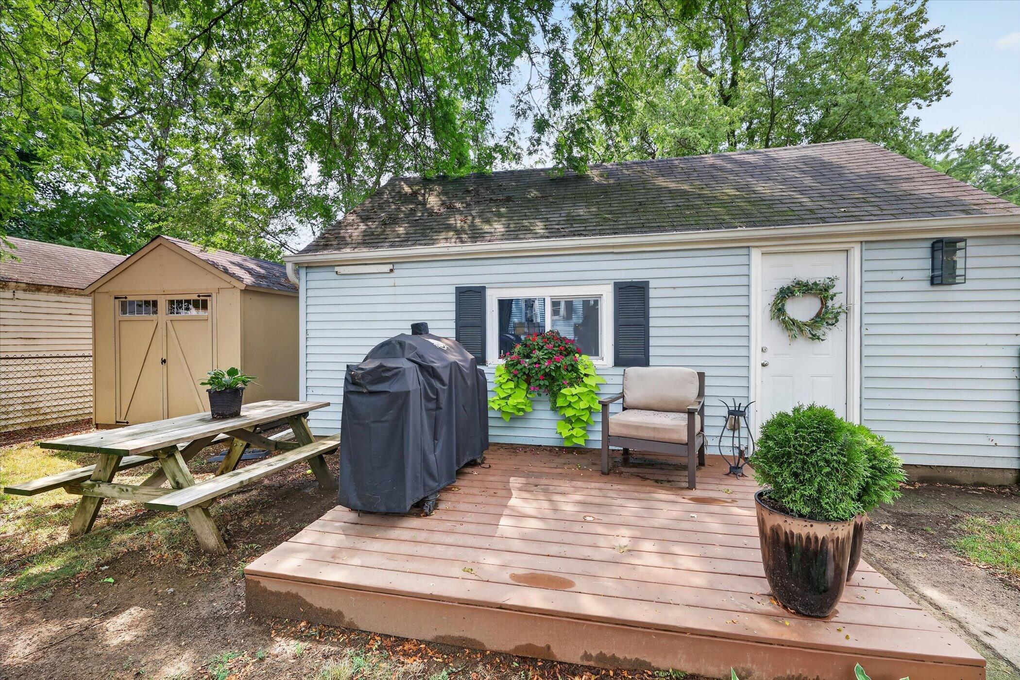 1604 Roseland Avenue Kalamazoo MI 49001