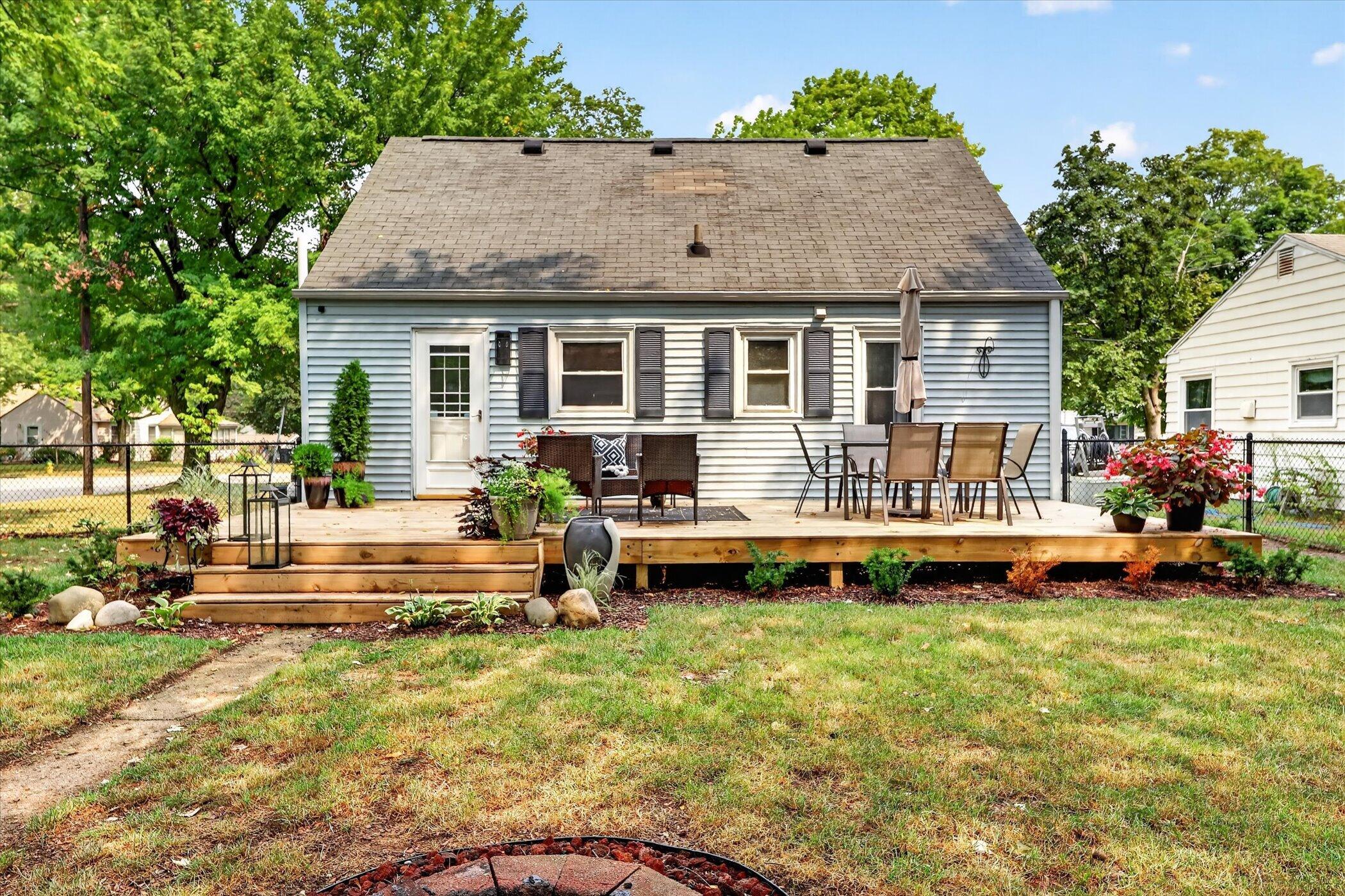 1604 Roseland Avenue Kalamazoo MI 49001