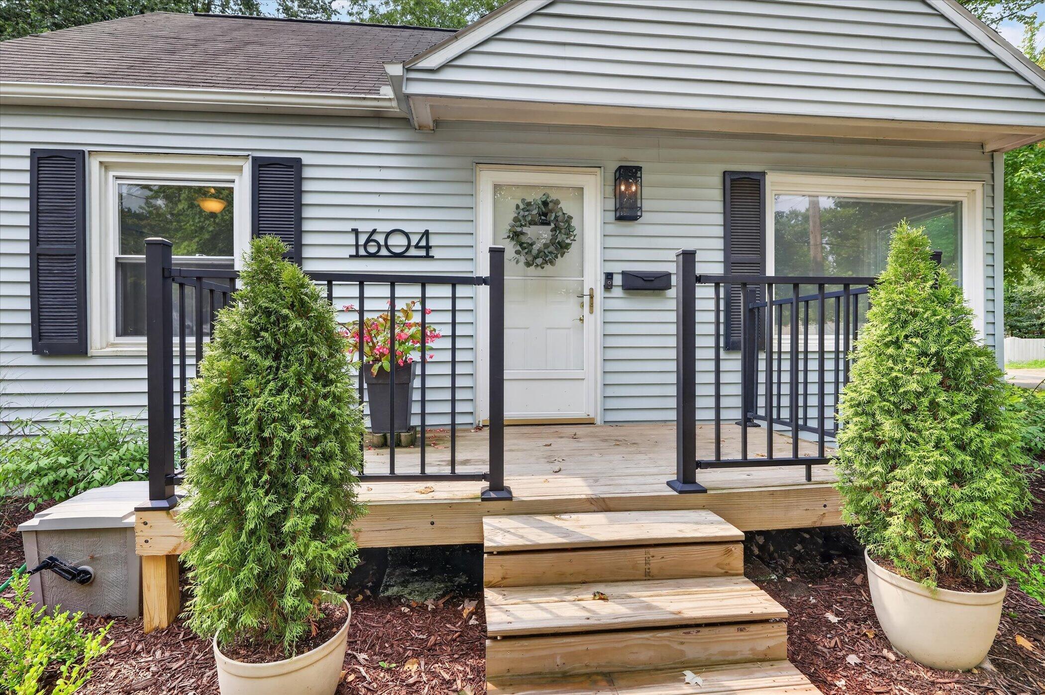1604 Roseland Avenue Kalamazoo MI 49001