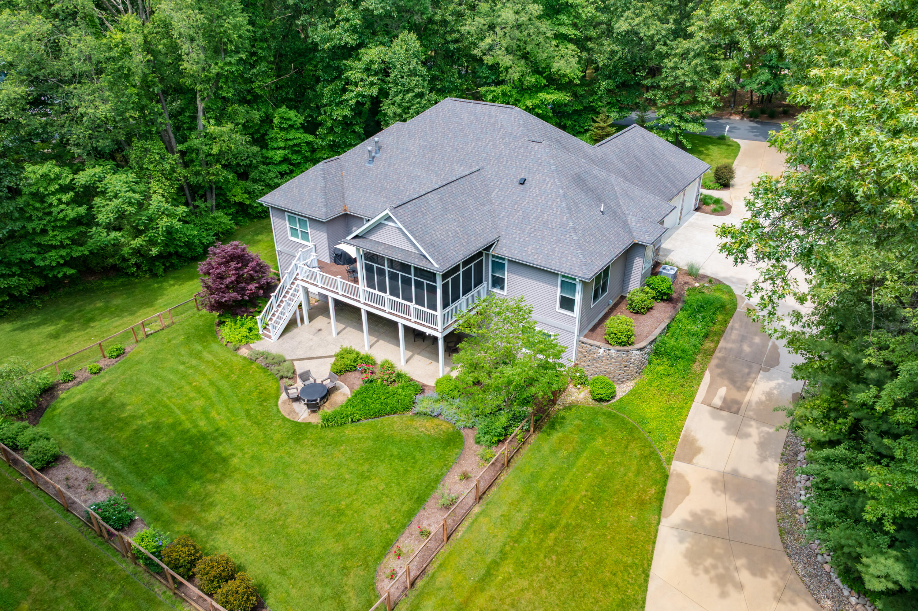 9157 Highland View Drive Kalamazoo MI 49009