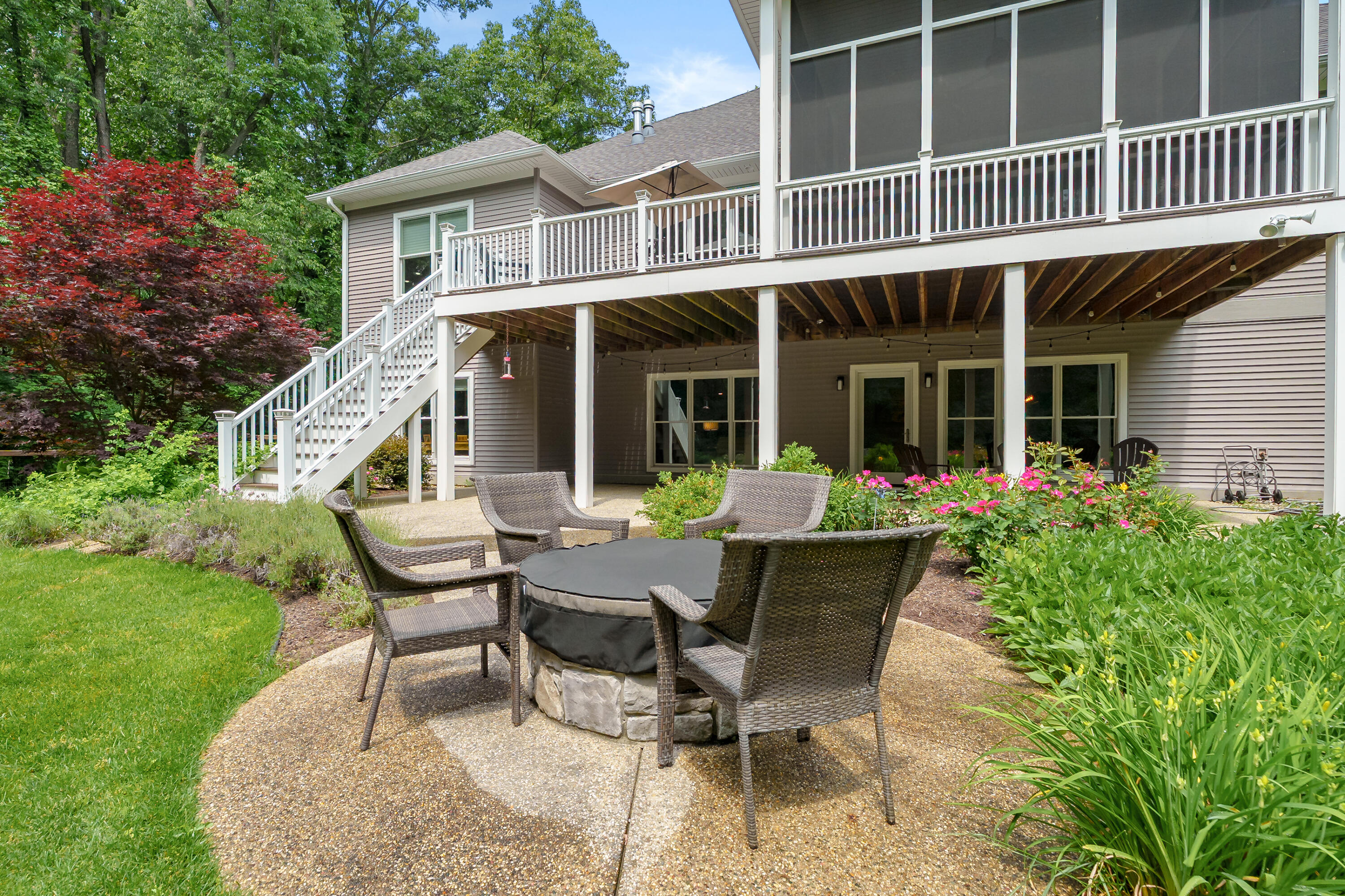 9157 Highland View Drive Kalamazoo MI 49009