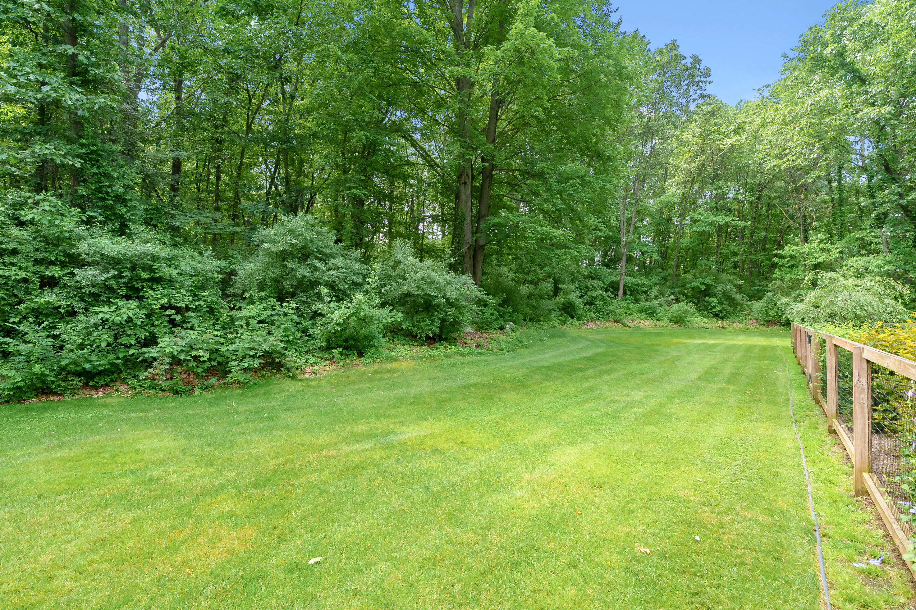 9157 Highland View Drive Kalamazoo MI 49009