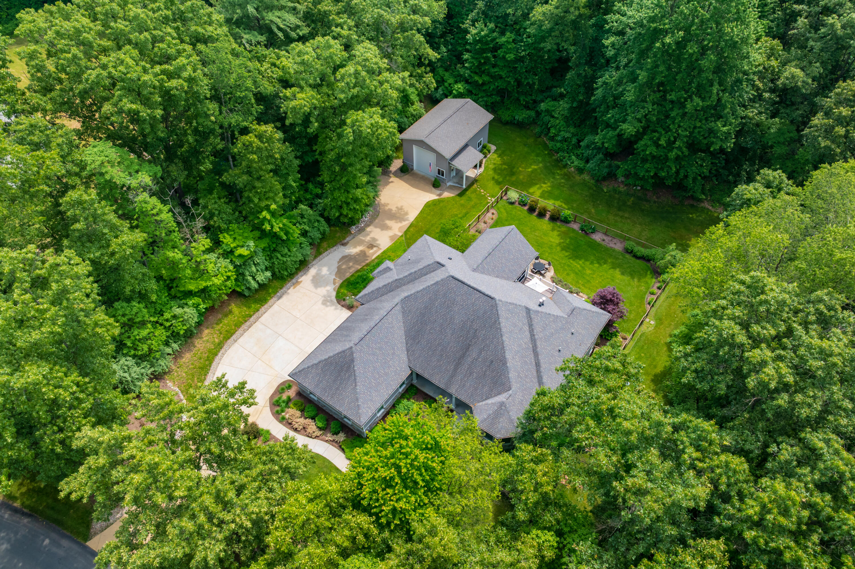 9157 Highland View Drive Kalamazoo MI 49009
