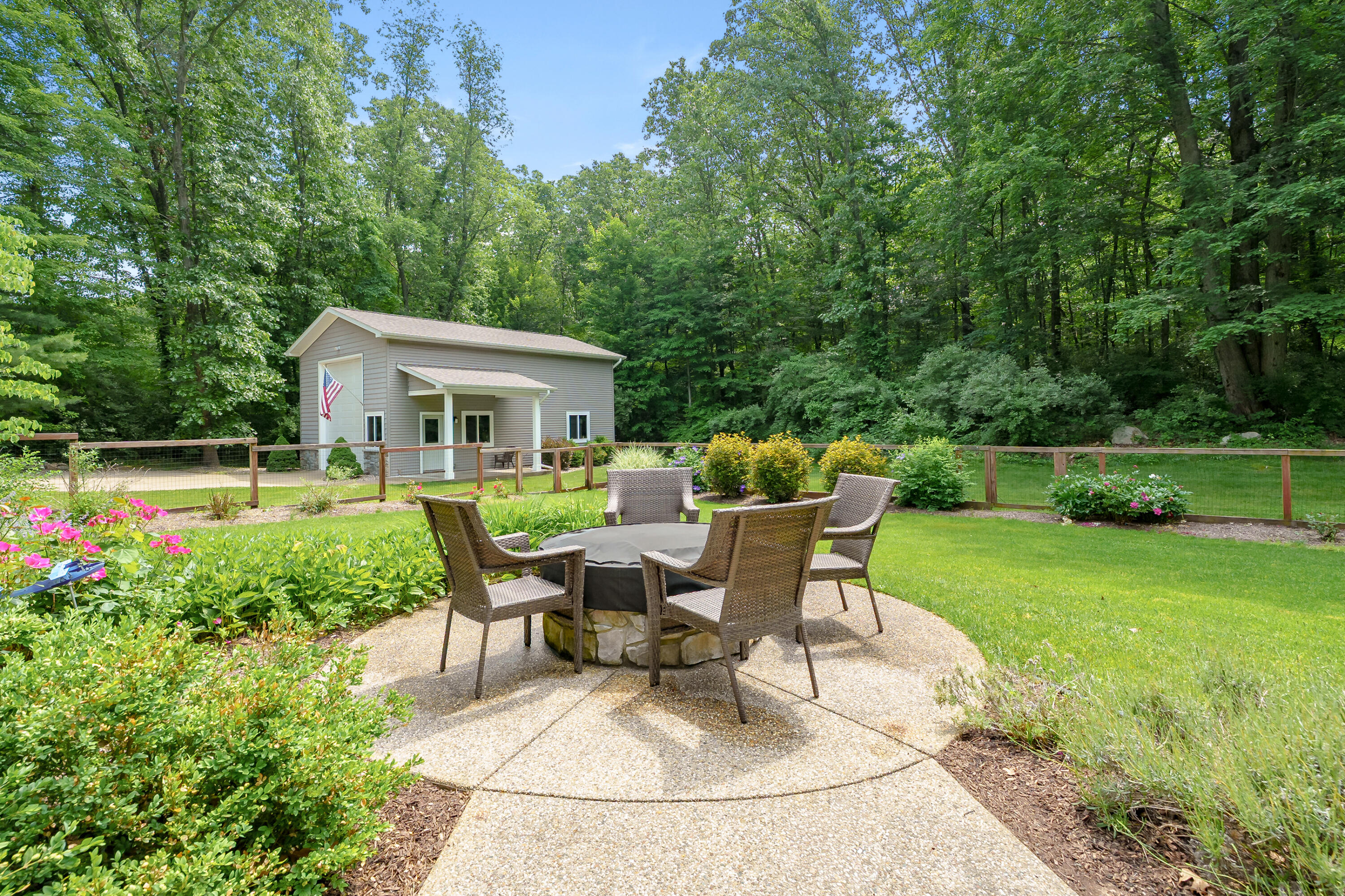 9157 Highland View Drive Kalamazoo MI 49009