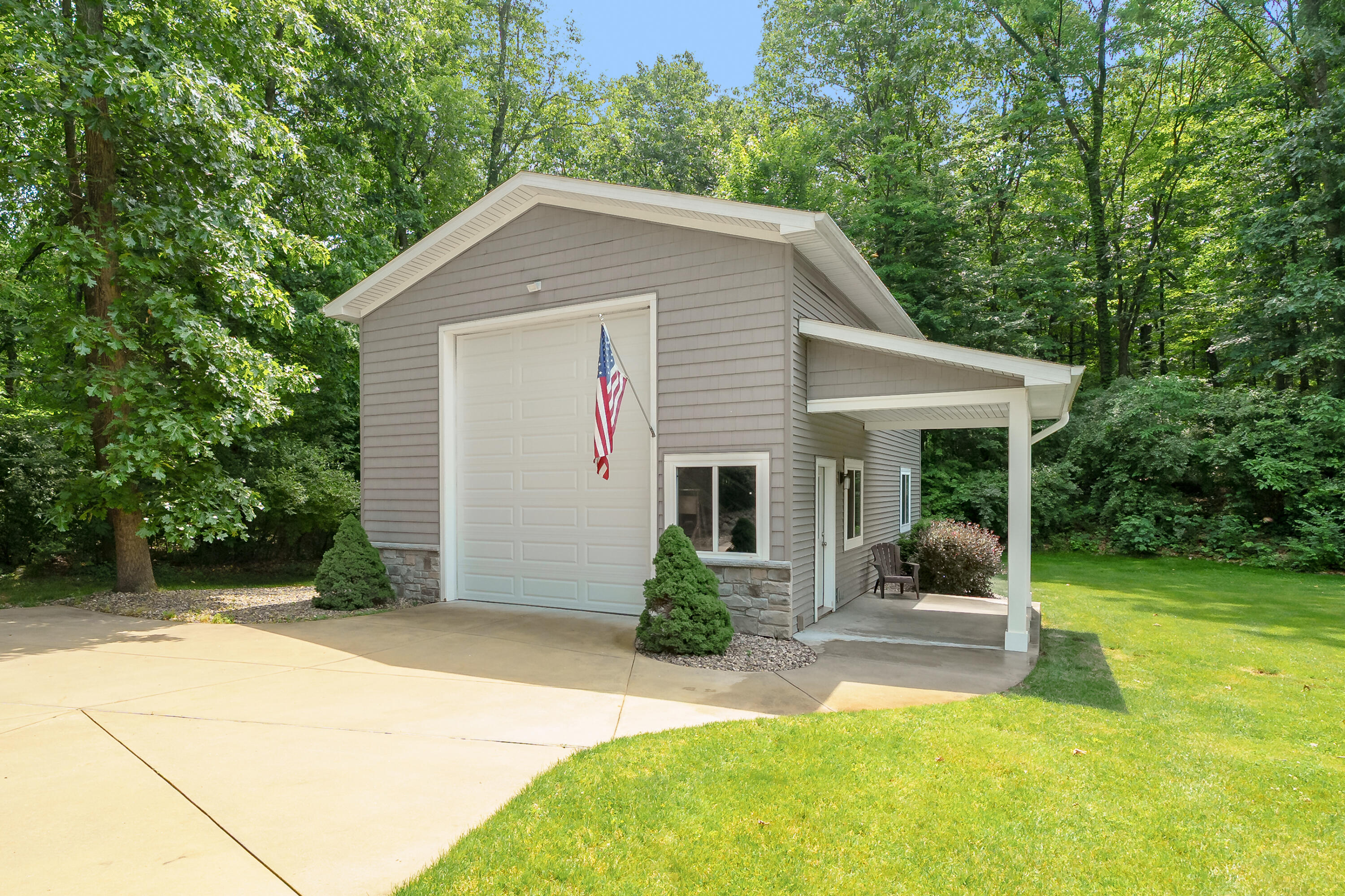 9157 Highland View Drive Kalamazoo MI 49009