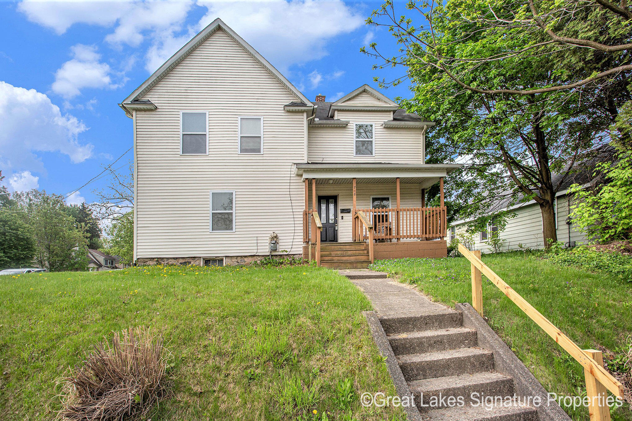 718 Leonard Street NE Grand Rapids MI 49503