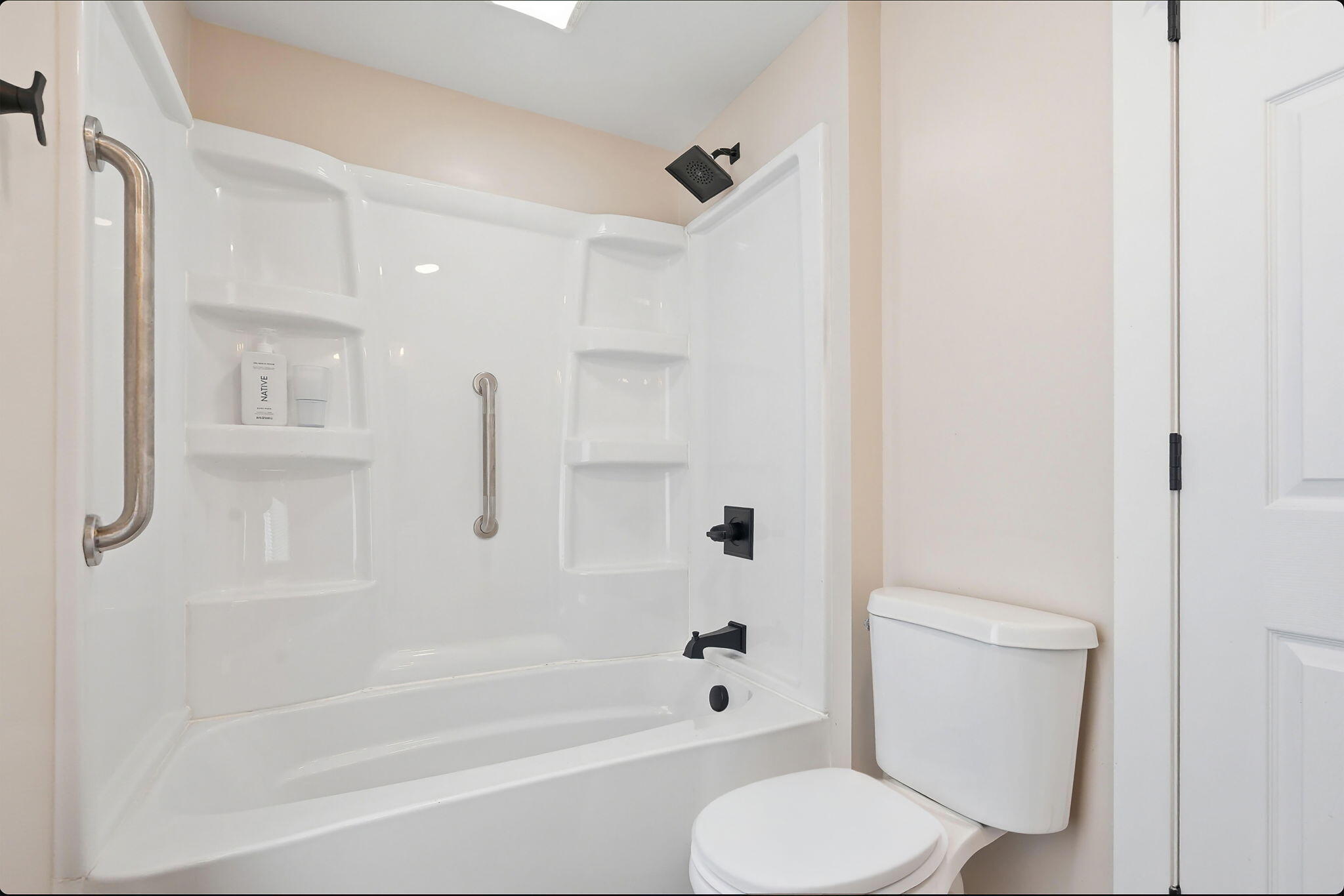 34 E Isabella Avenue Muskegon MI 49442