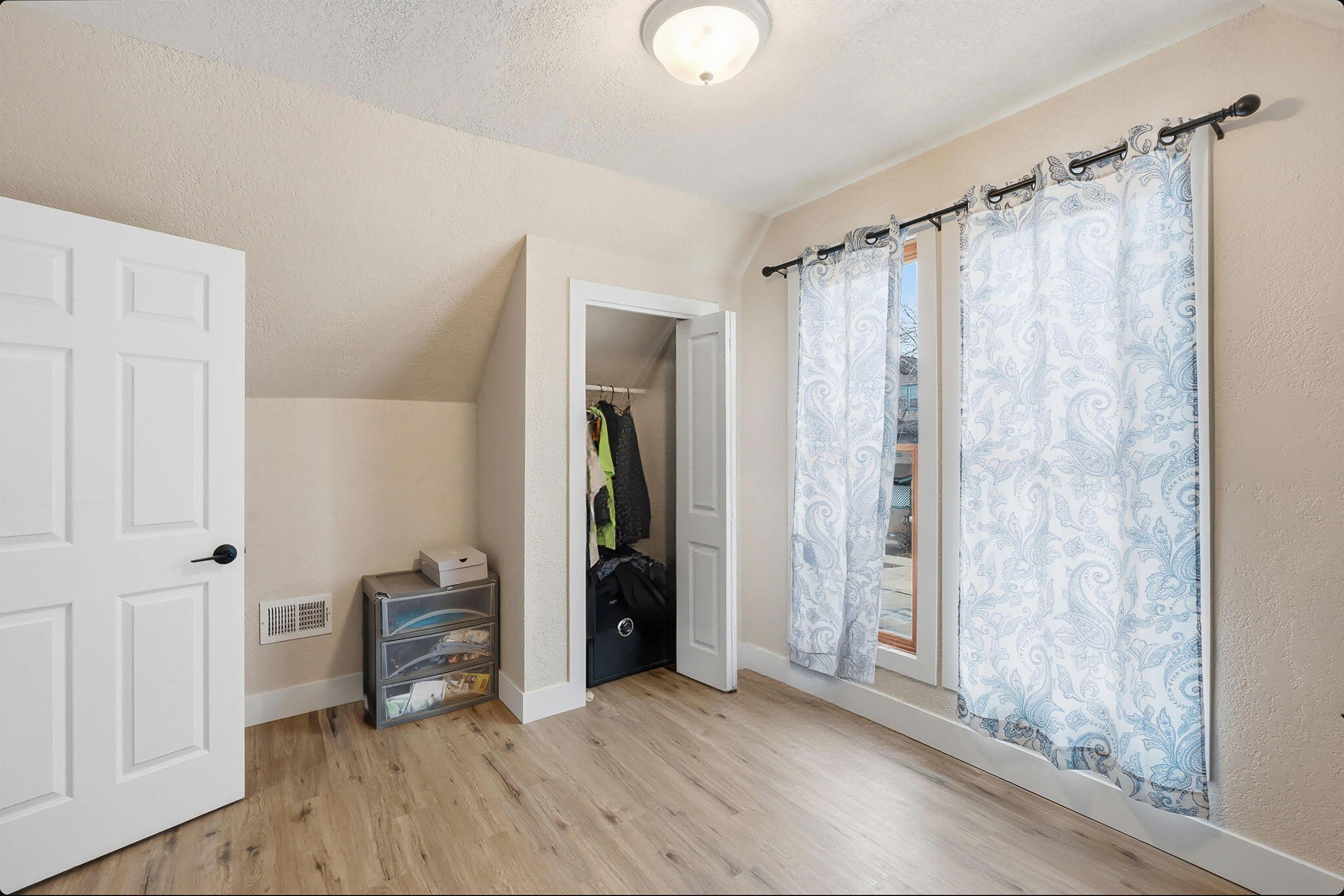 34 E Isabella Avenue Muskegon MI 49442