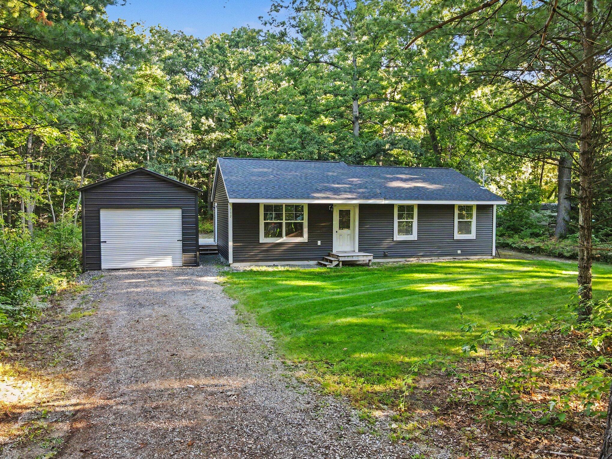 532 W River Road Muskegon MI 49445